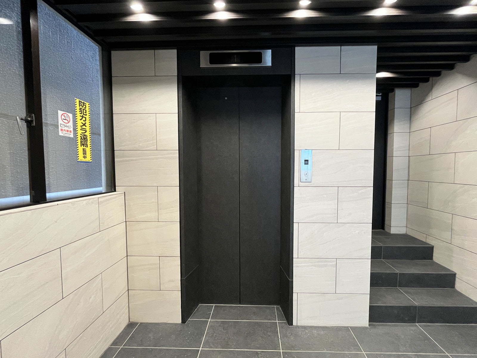 エレベーター(1基)