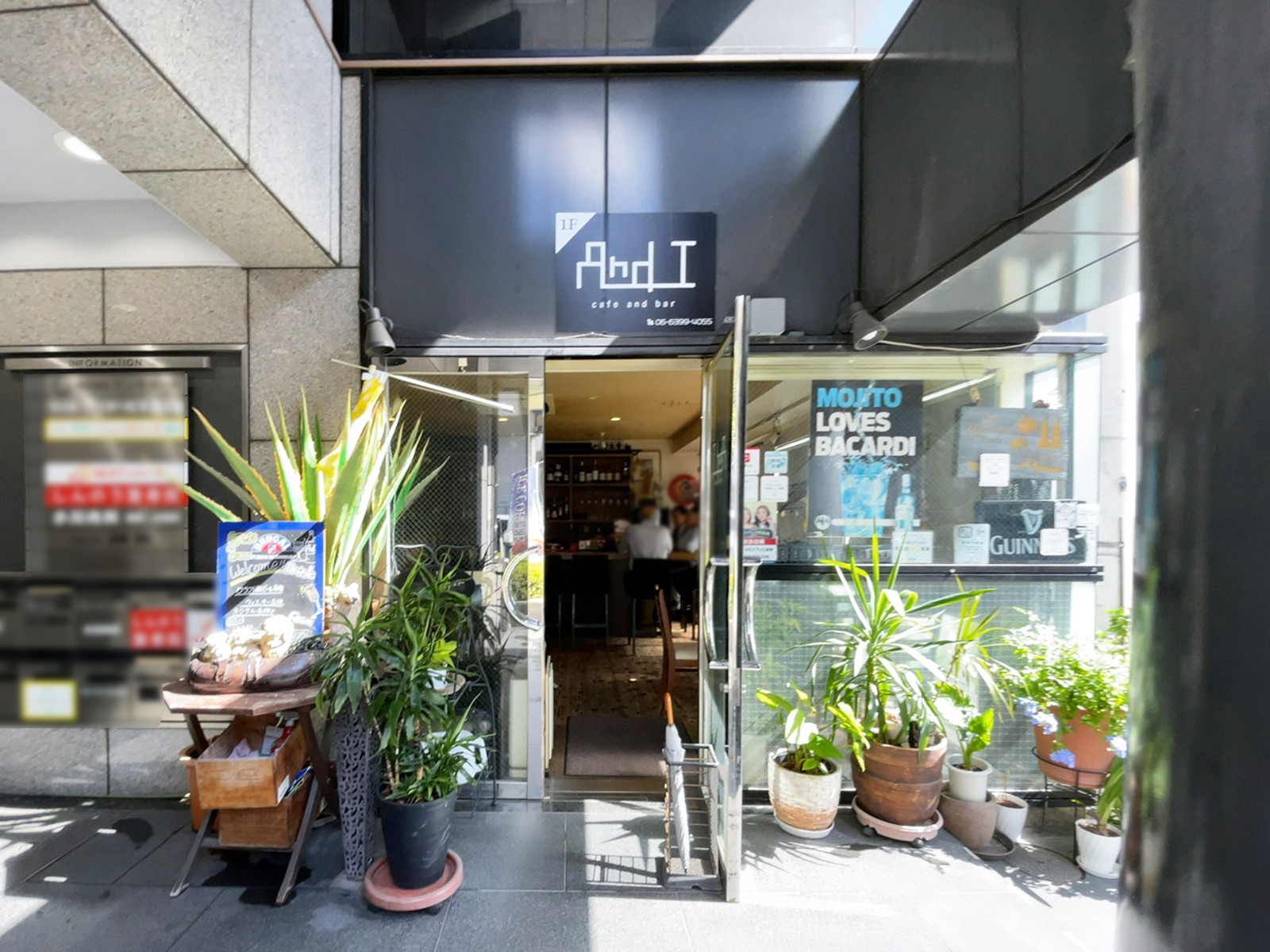 1階の飲食店