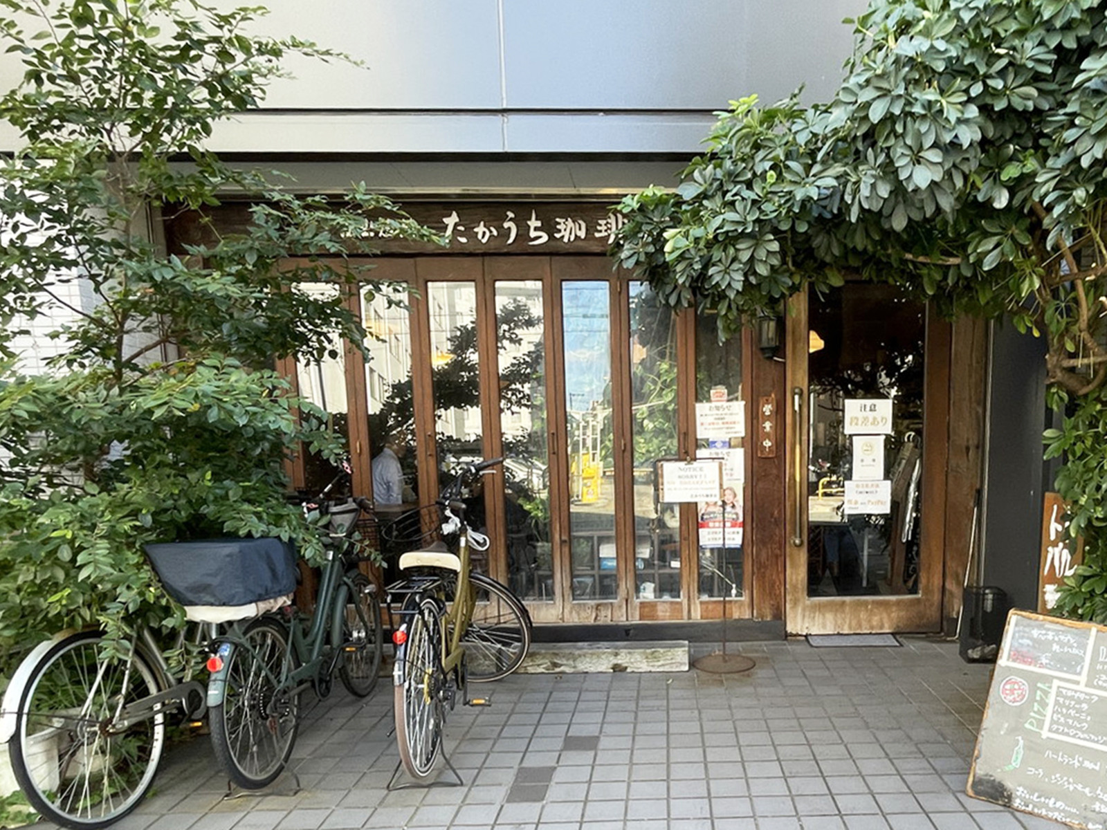 1階の飲食店