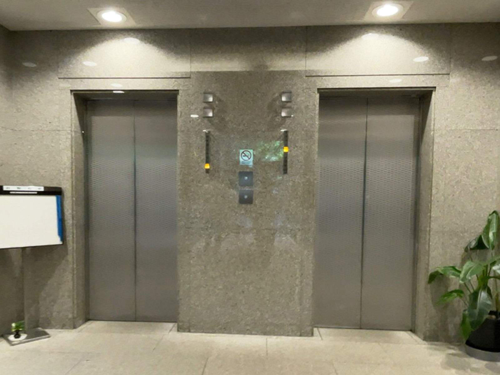 エレベーター(2基)