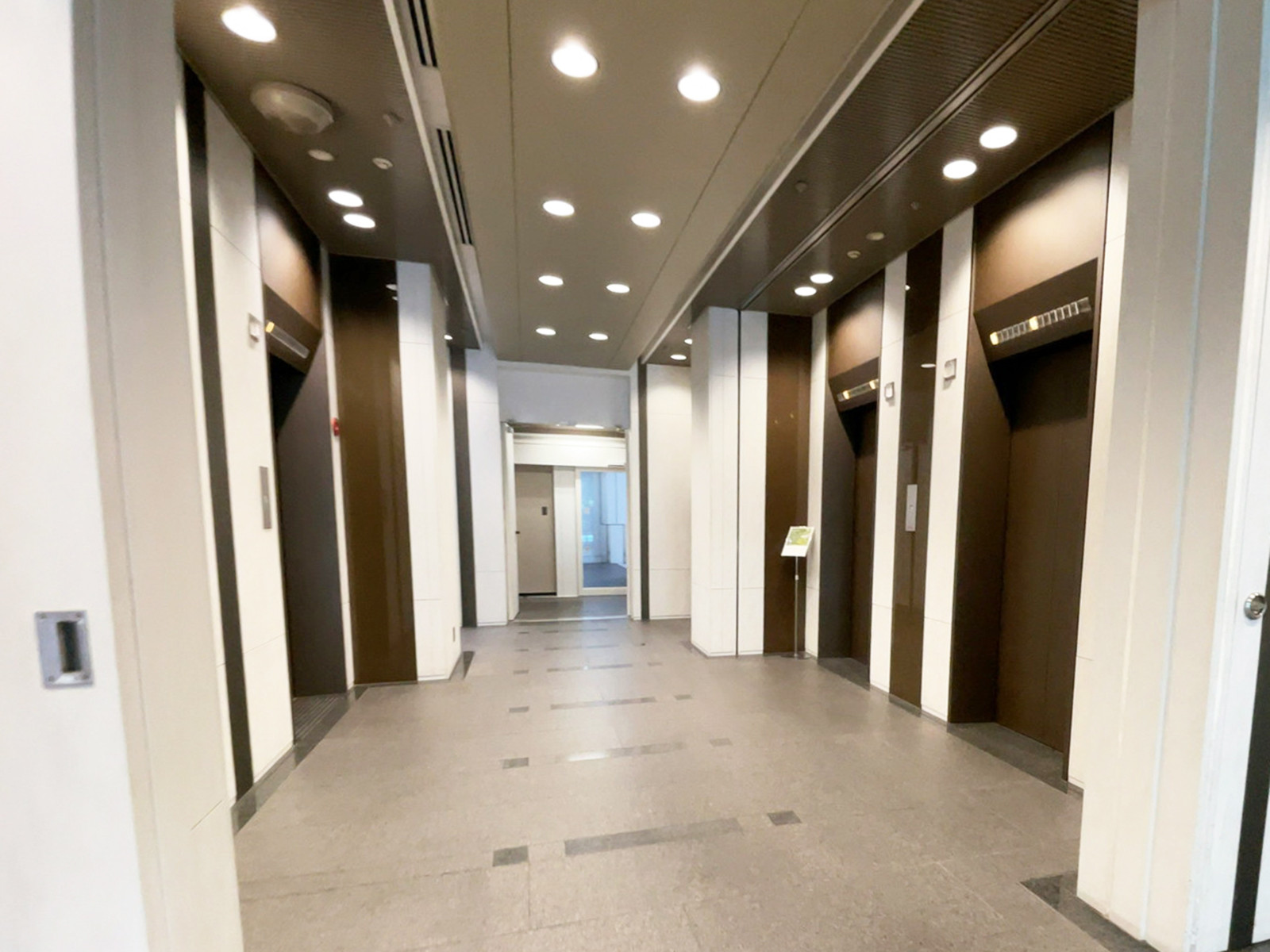 エレベーターホール