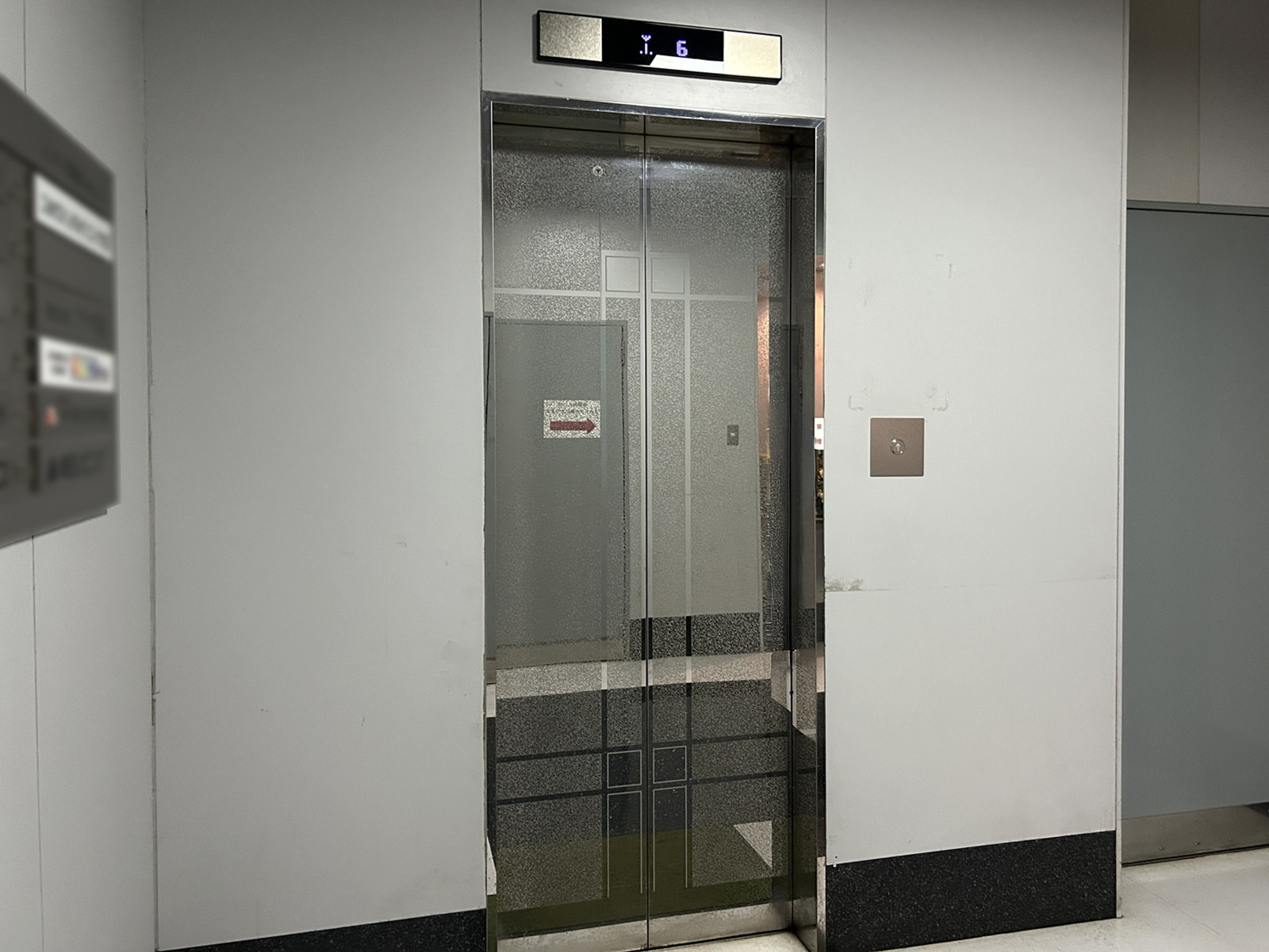 エレベーター(1基)