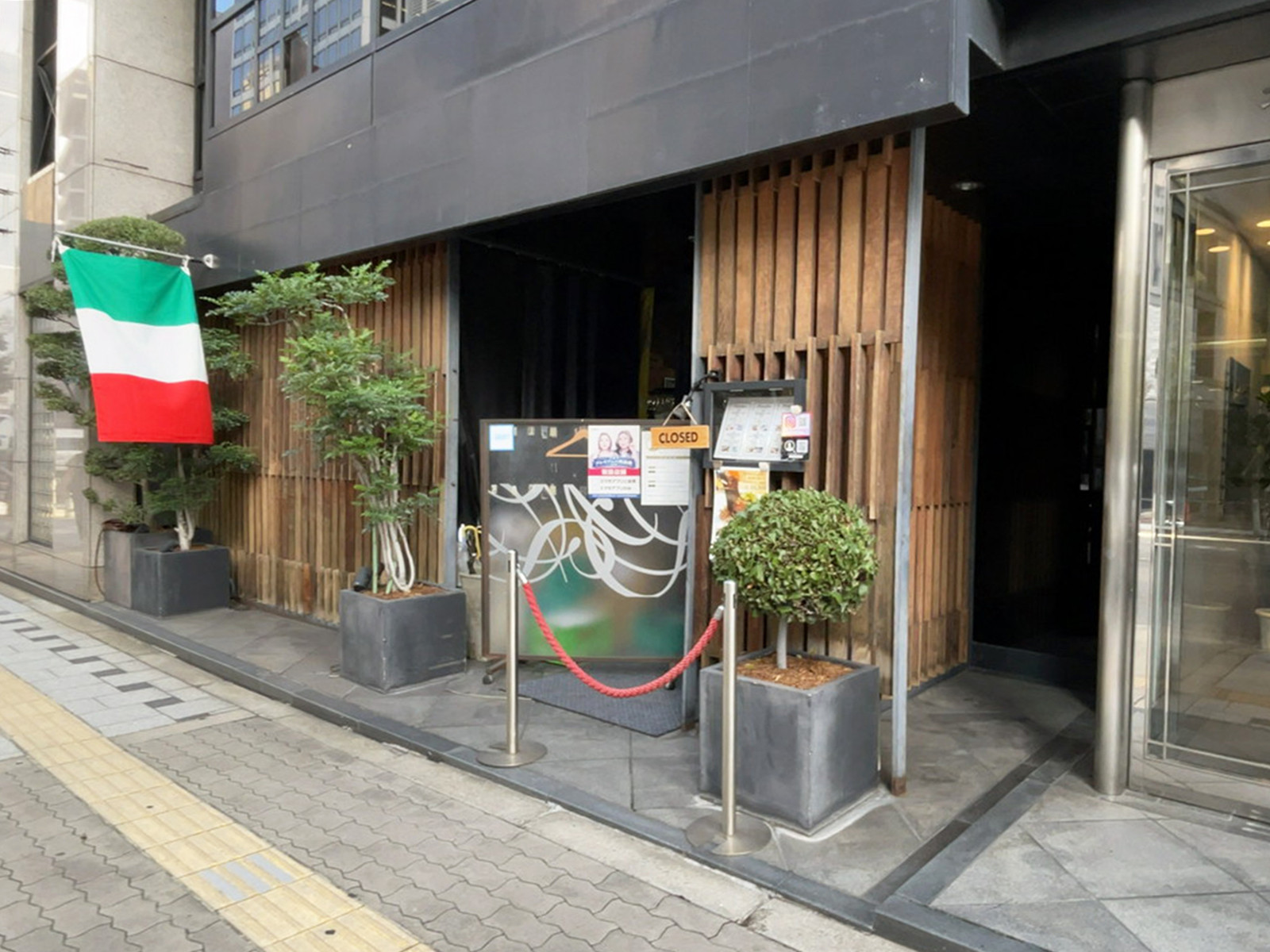 1階の飲食店