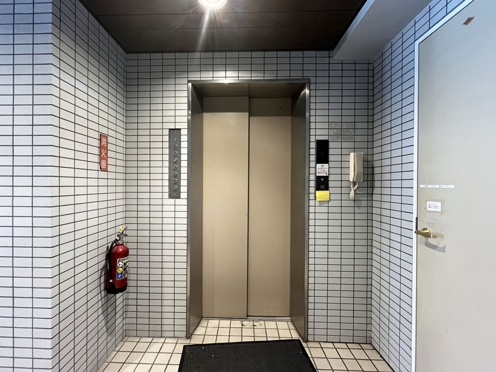 エレベーター(1基)