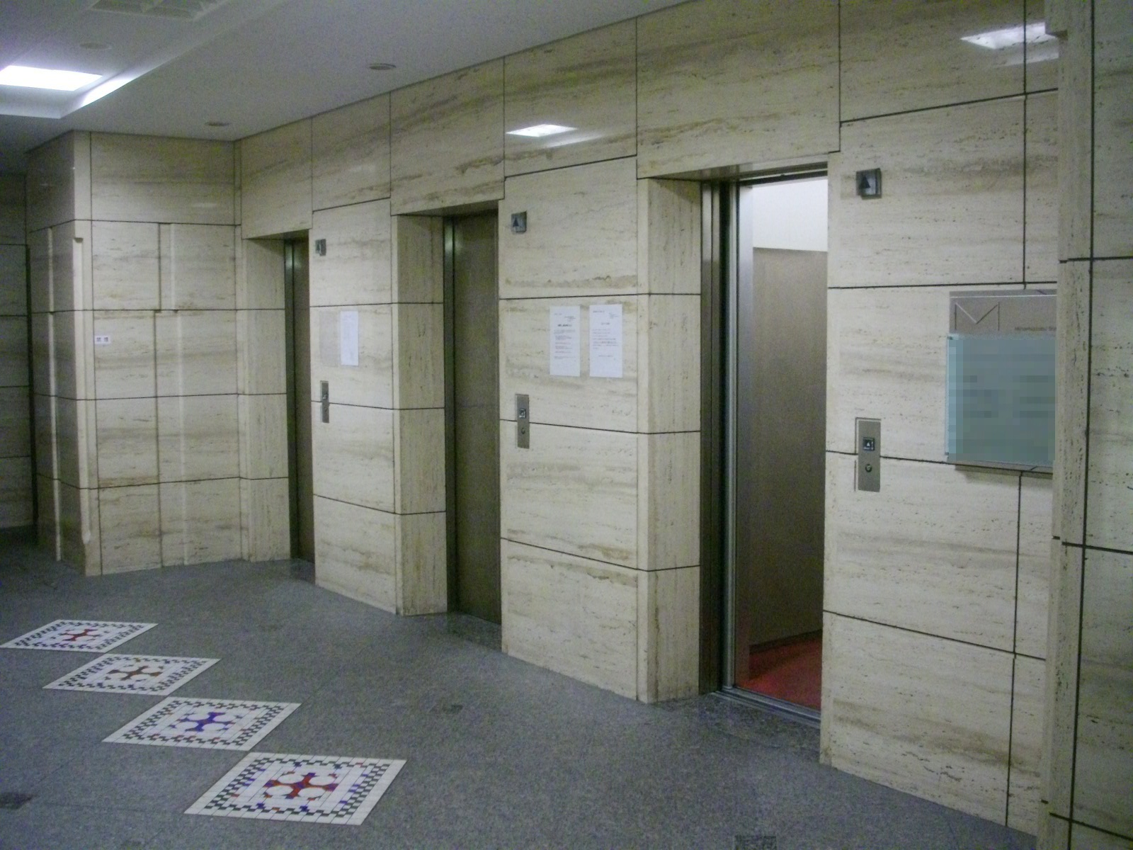 エレベーター3基
