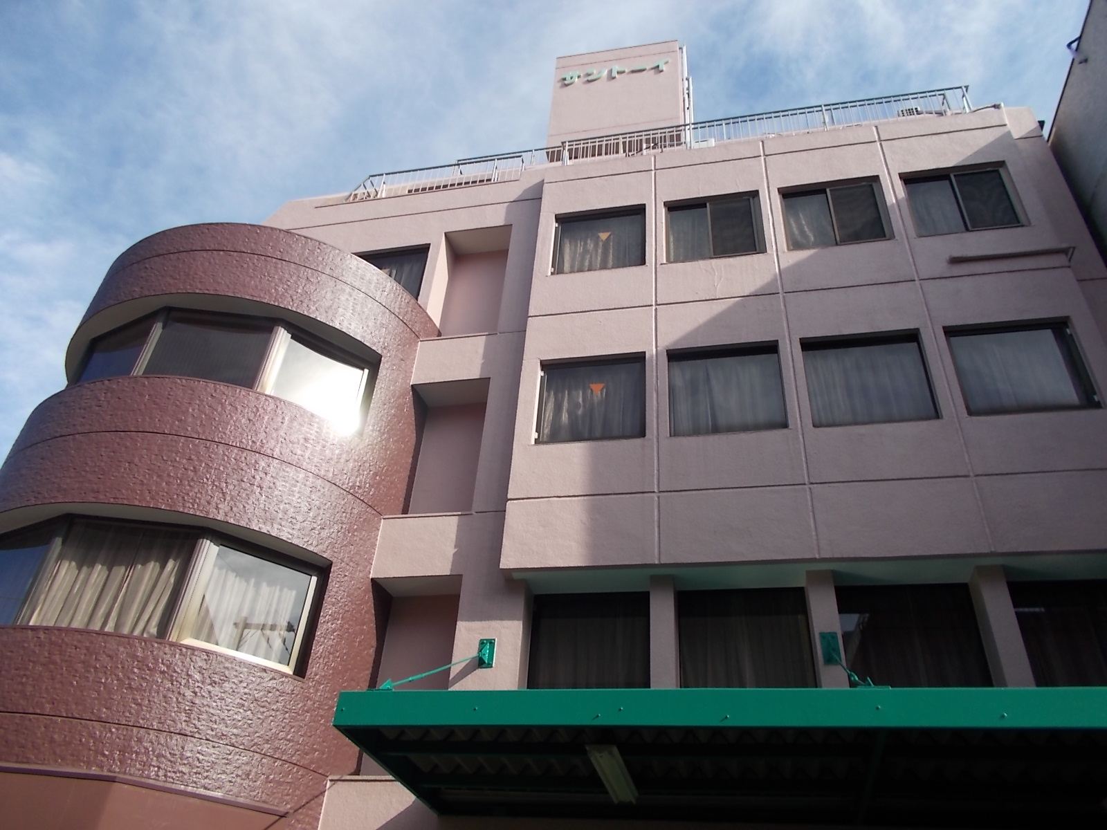 左側の円柱の区画が気になります