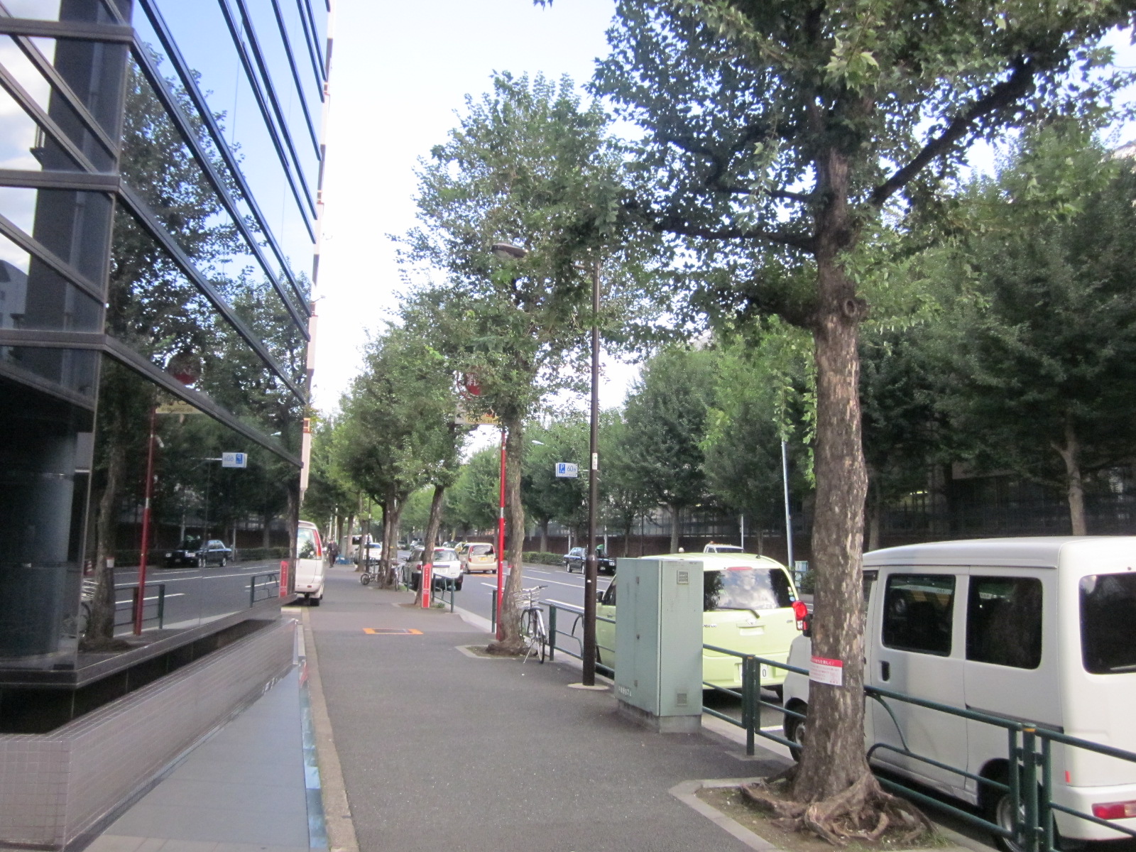 ビル向かいは学習院女子大学
