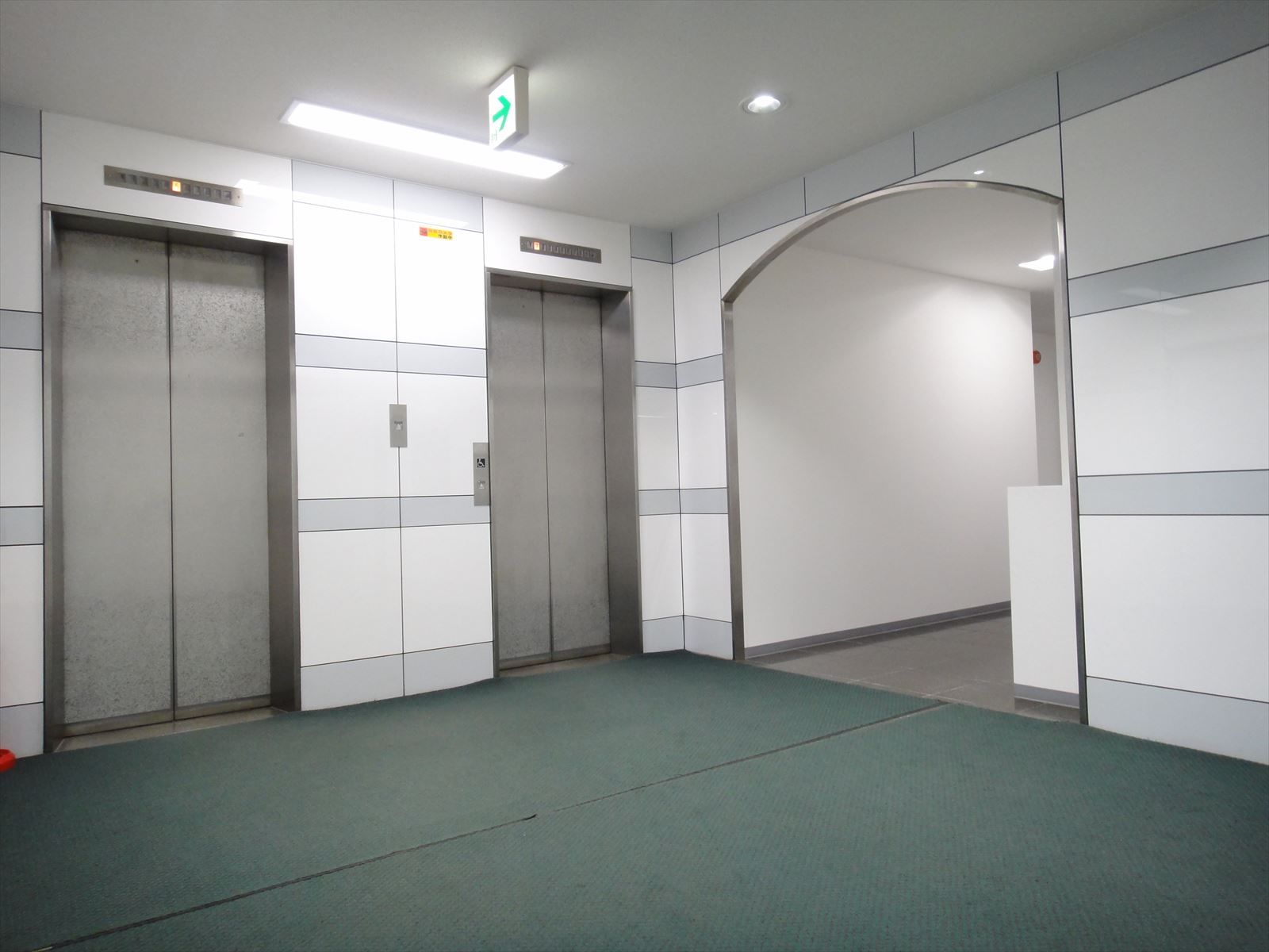 エレベーターは2基