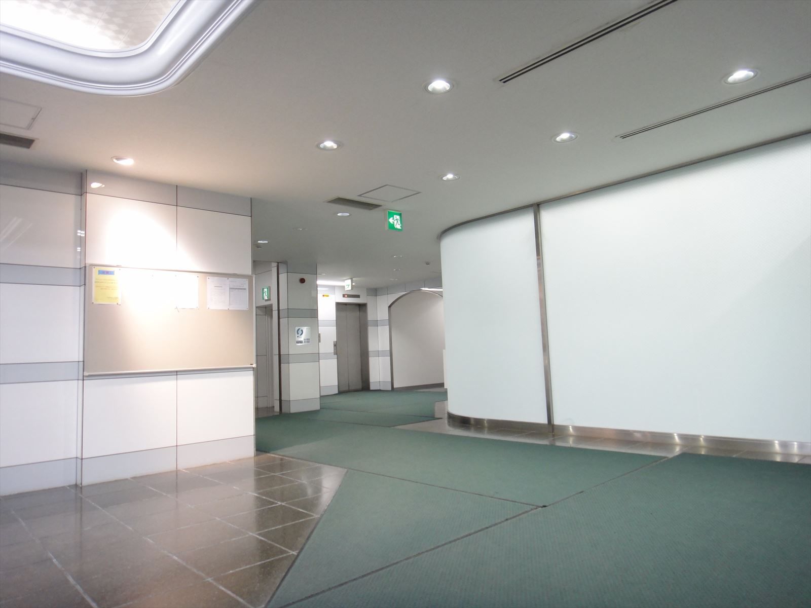 エントランスホール