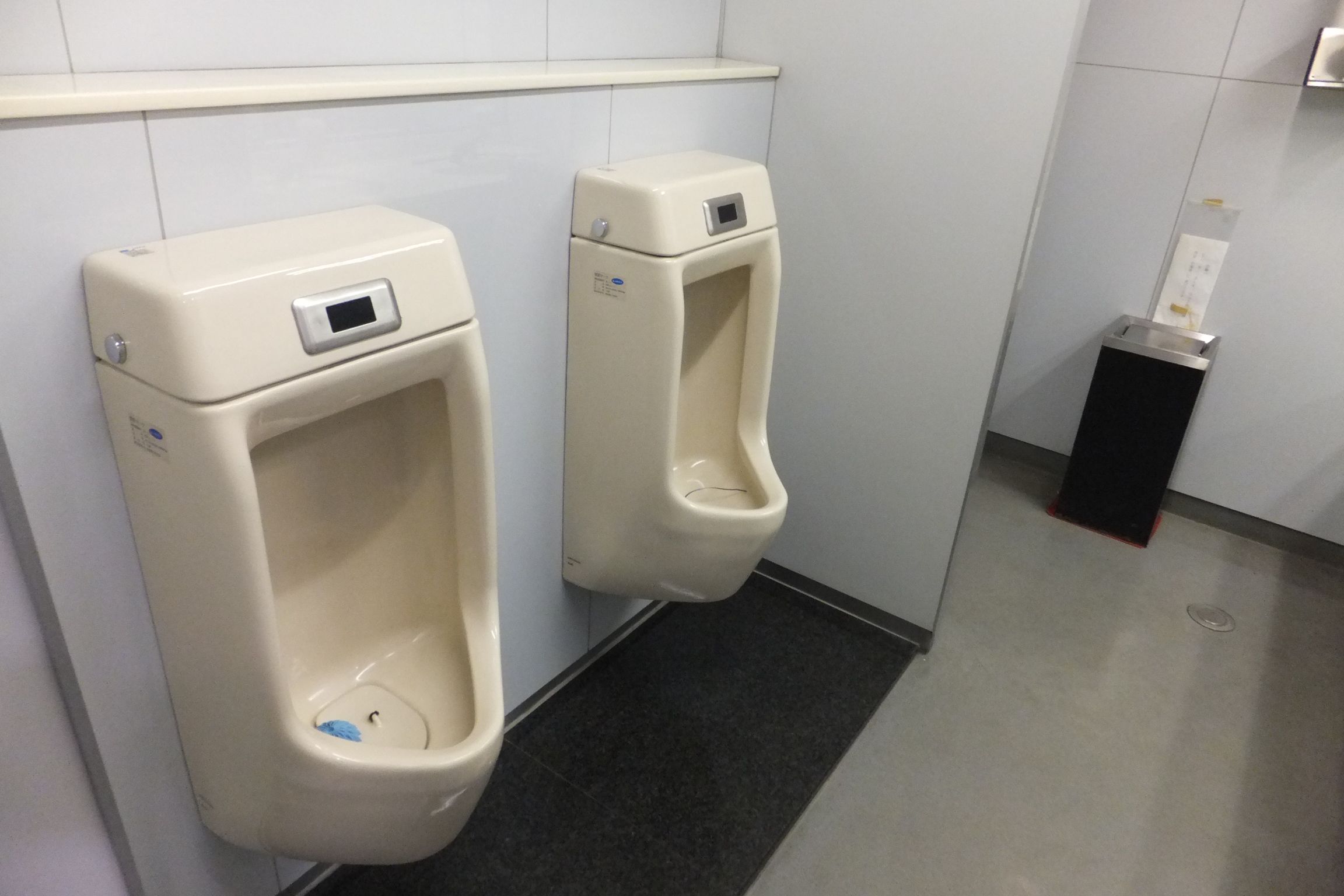 男性用トイレ