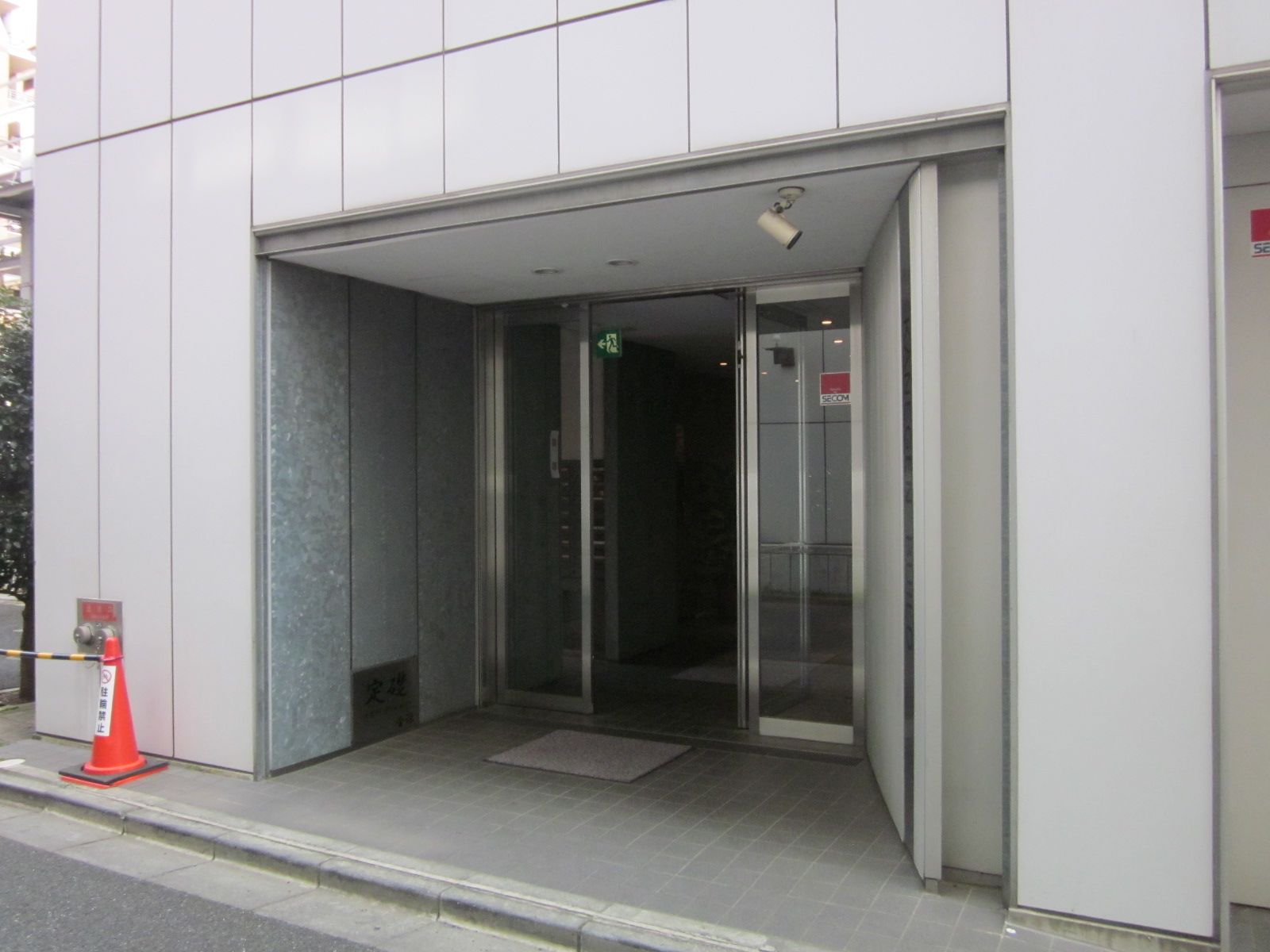 オフィスエントランス
