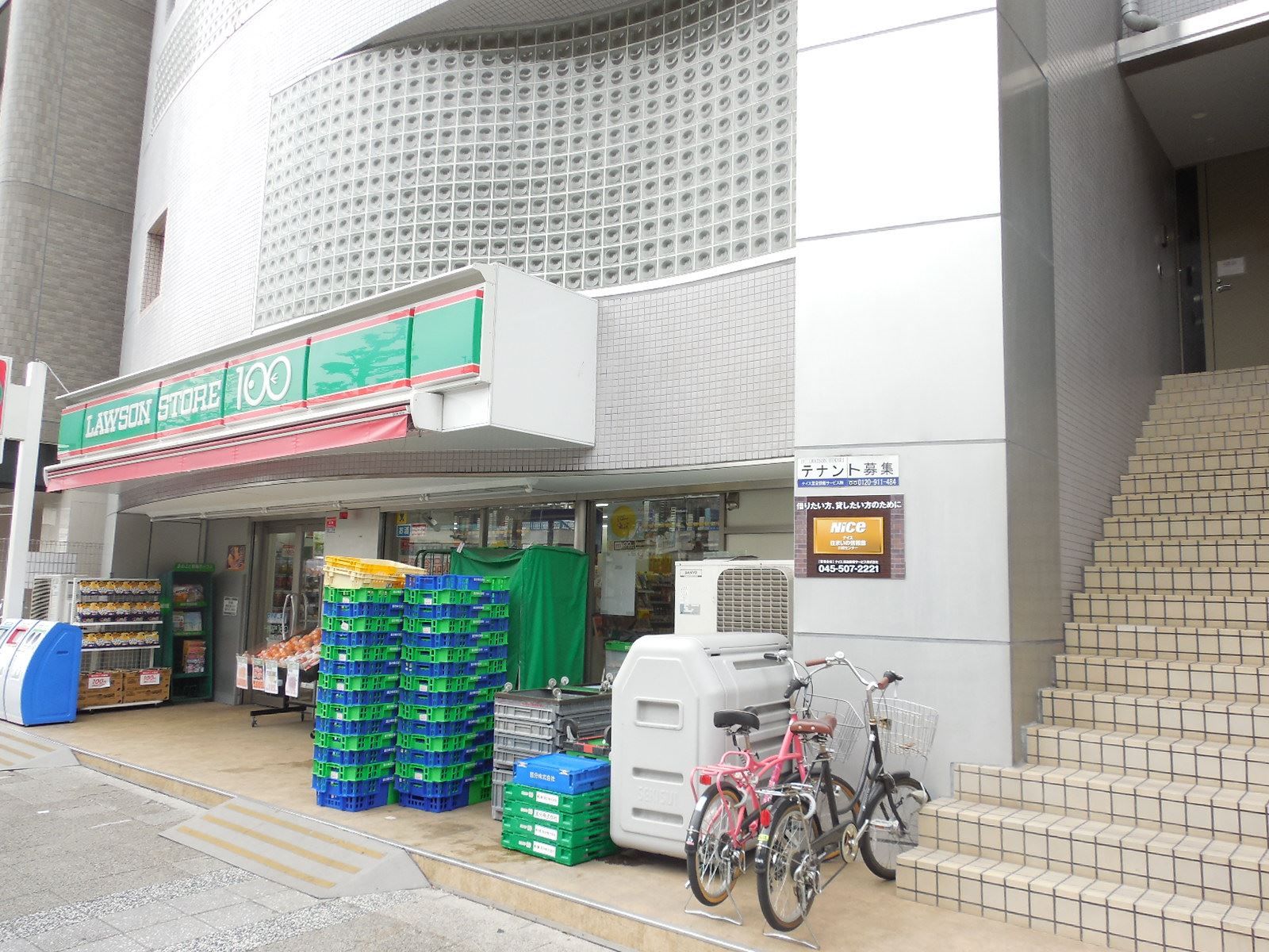 1階のコンビニ