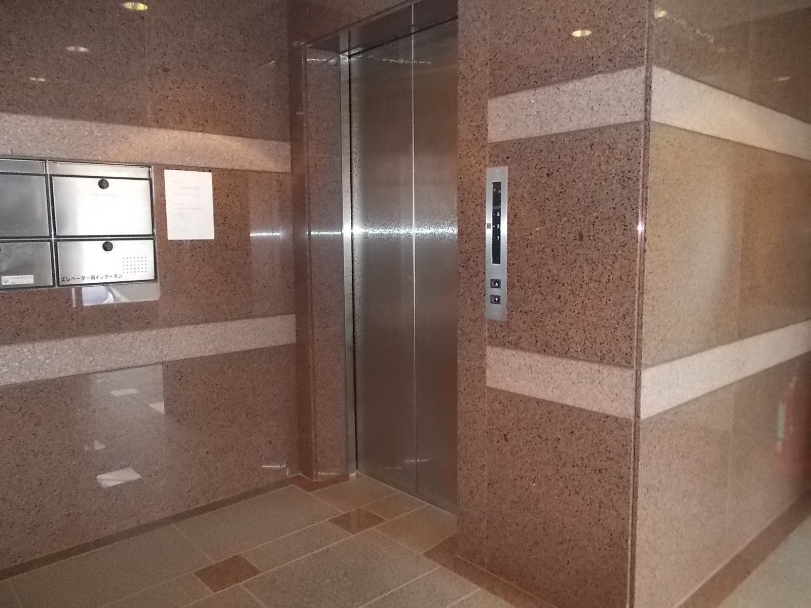 エレベーター(１基)