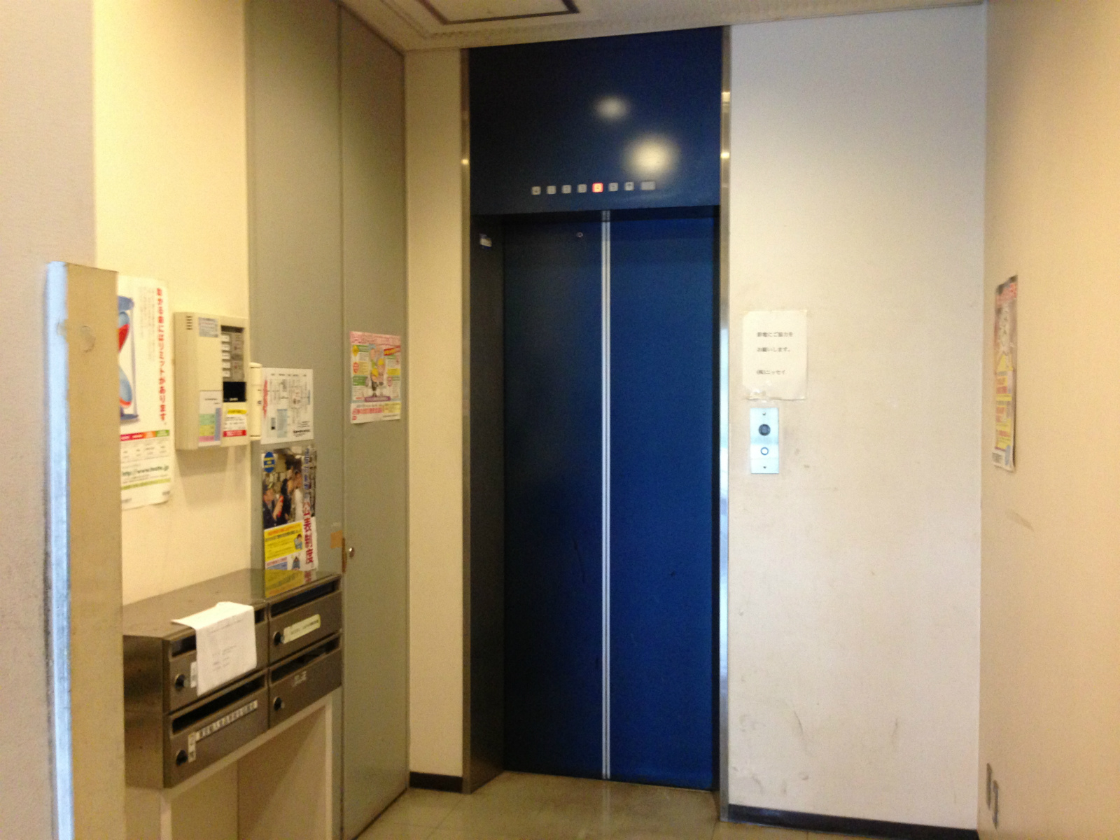 エレベーター1基