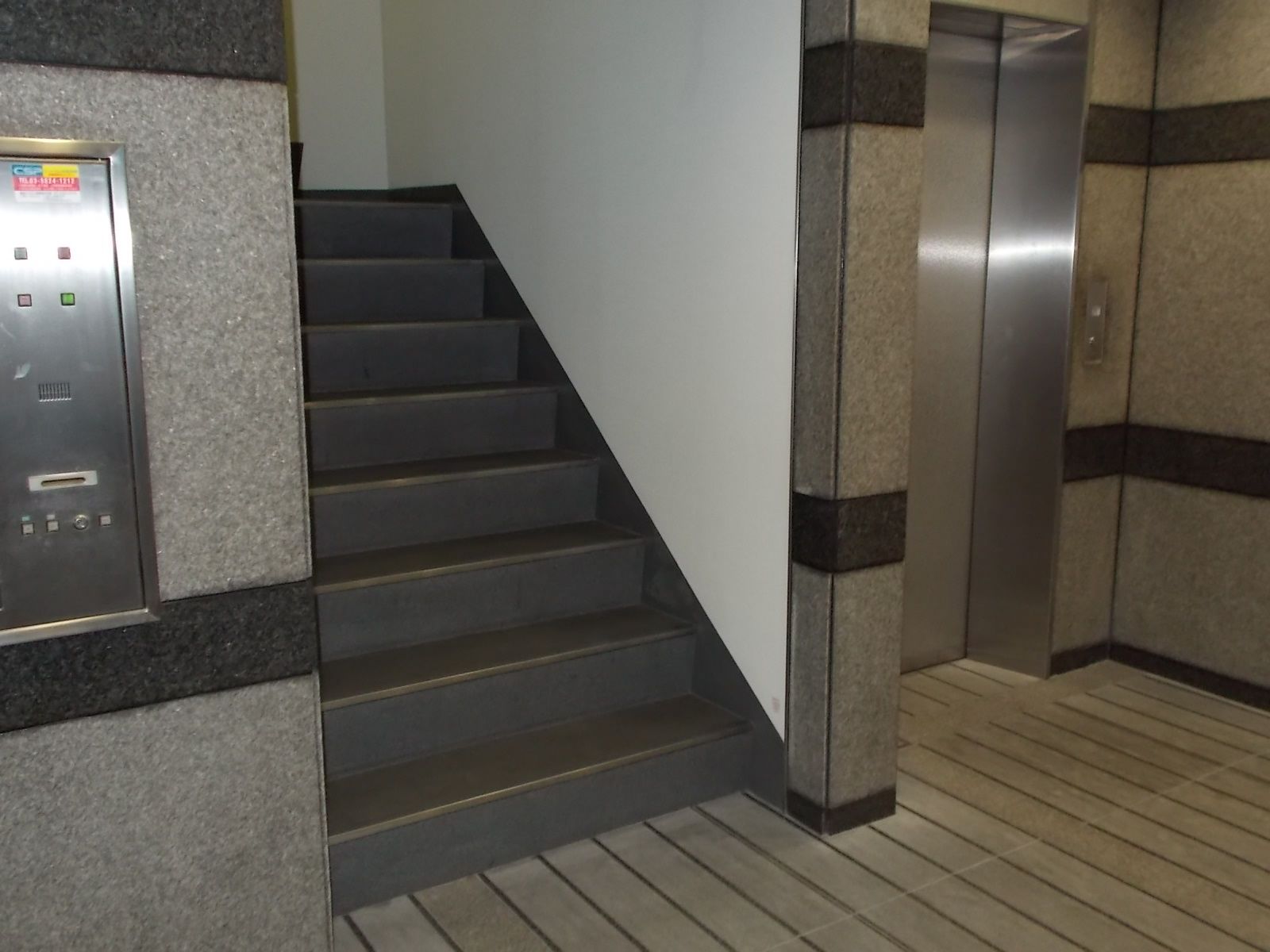 内階段の様子
