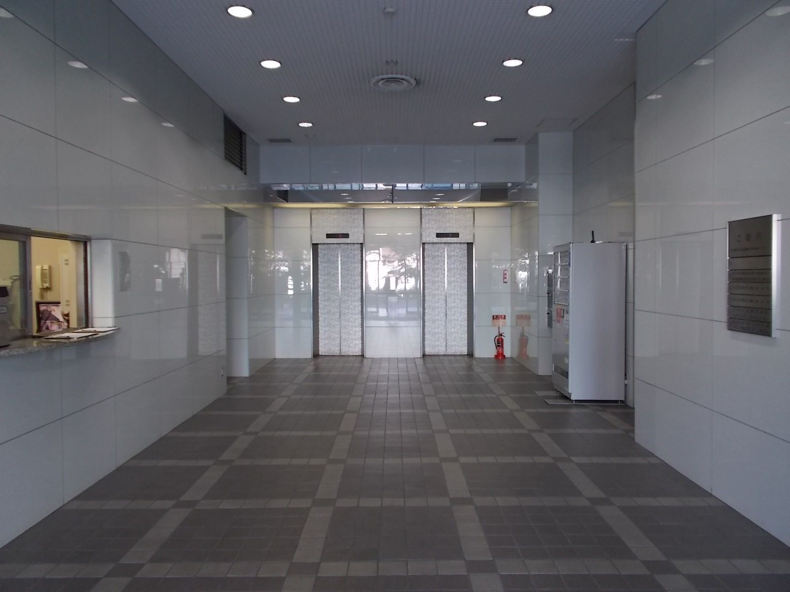 エントランスホール