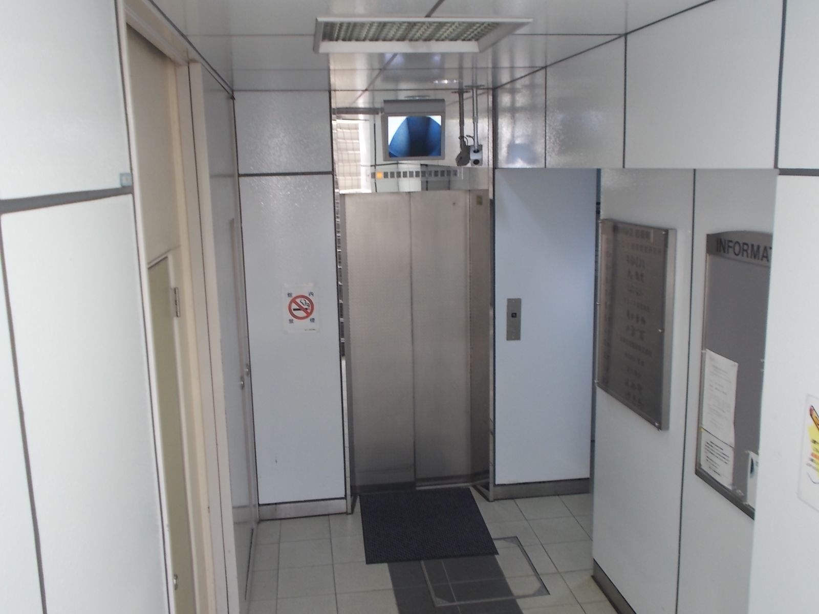 エレベーター1基