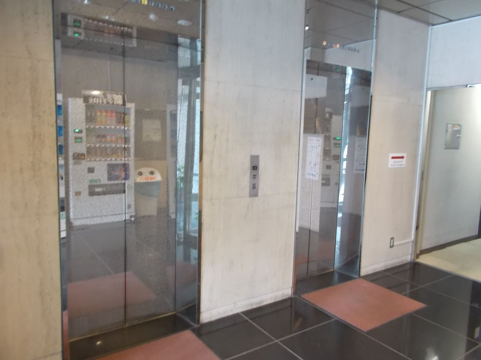 エレベーター2基