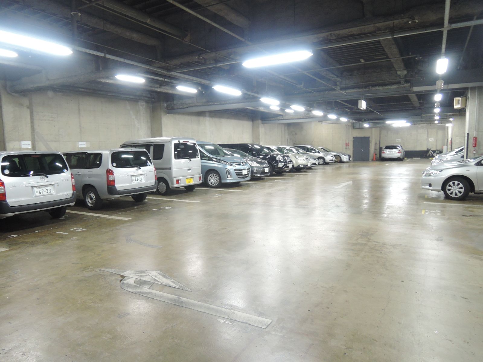 地下駐車場