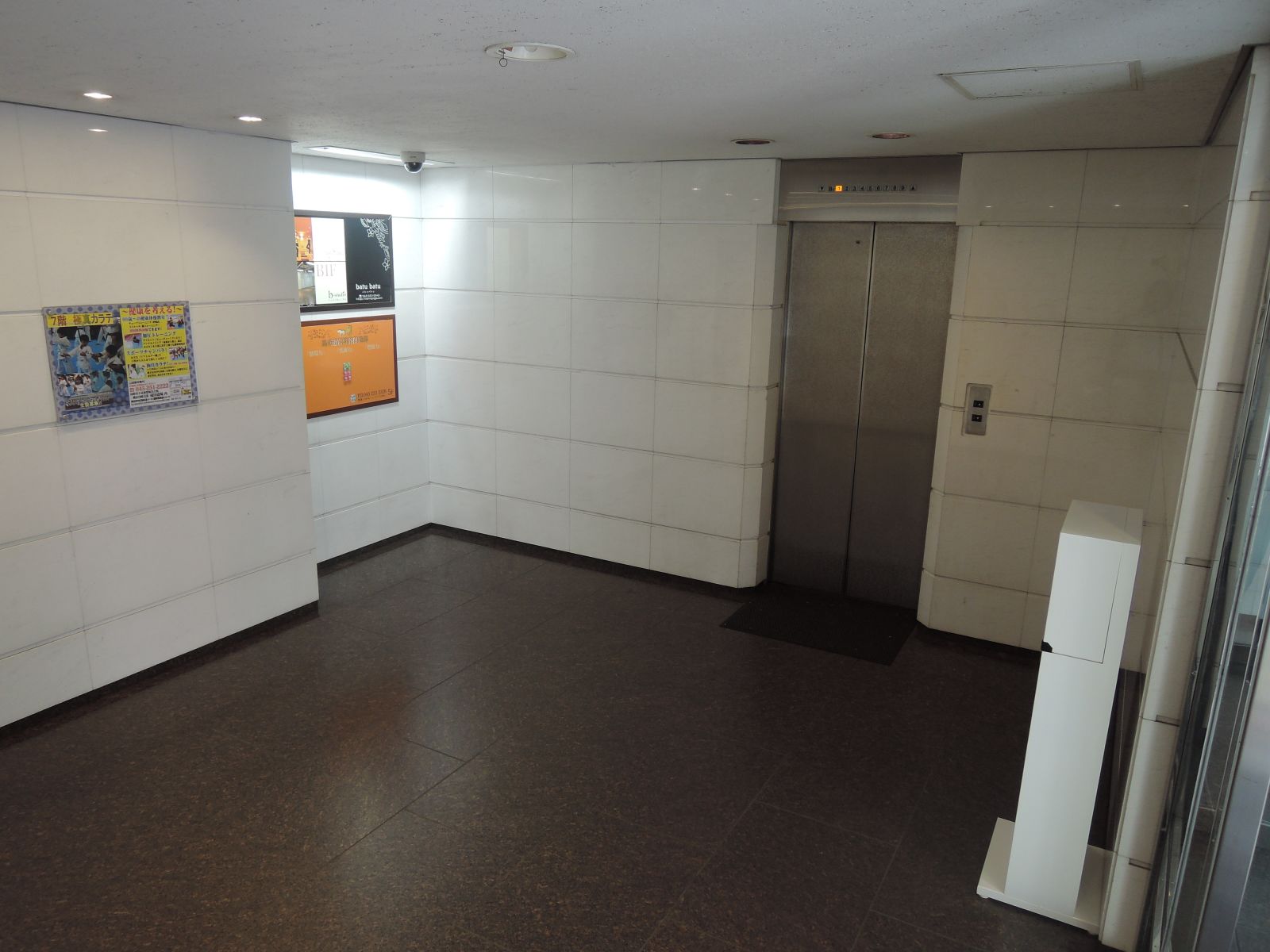 エレベーター1基