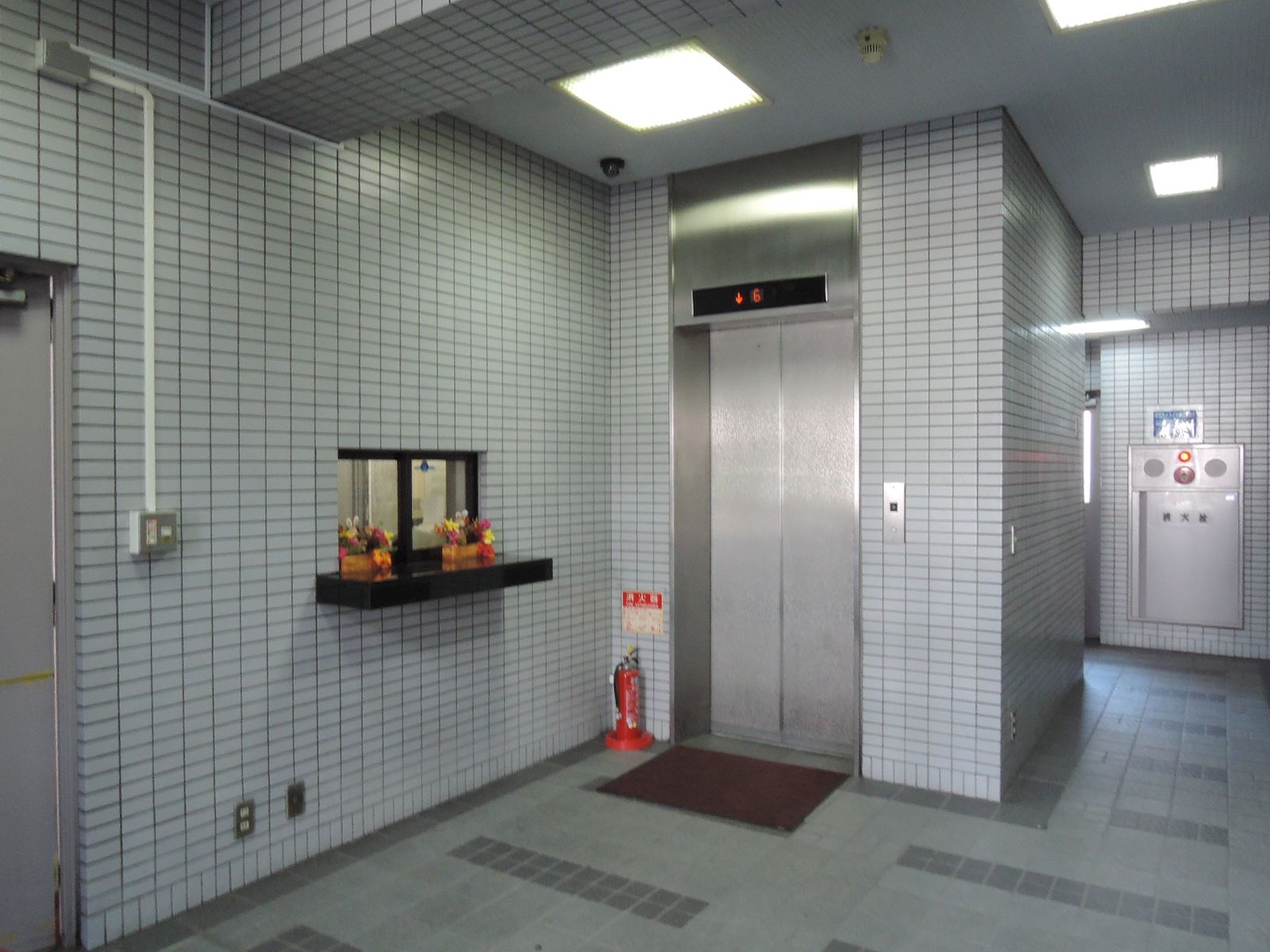 エレベーター1基