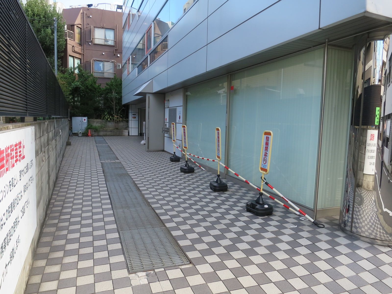 エントランスアプローチ