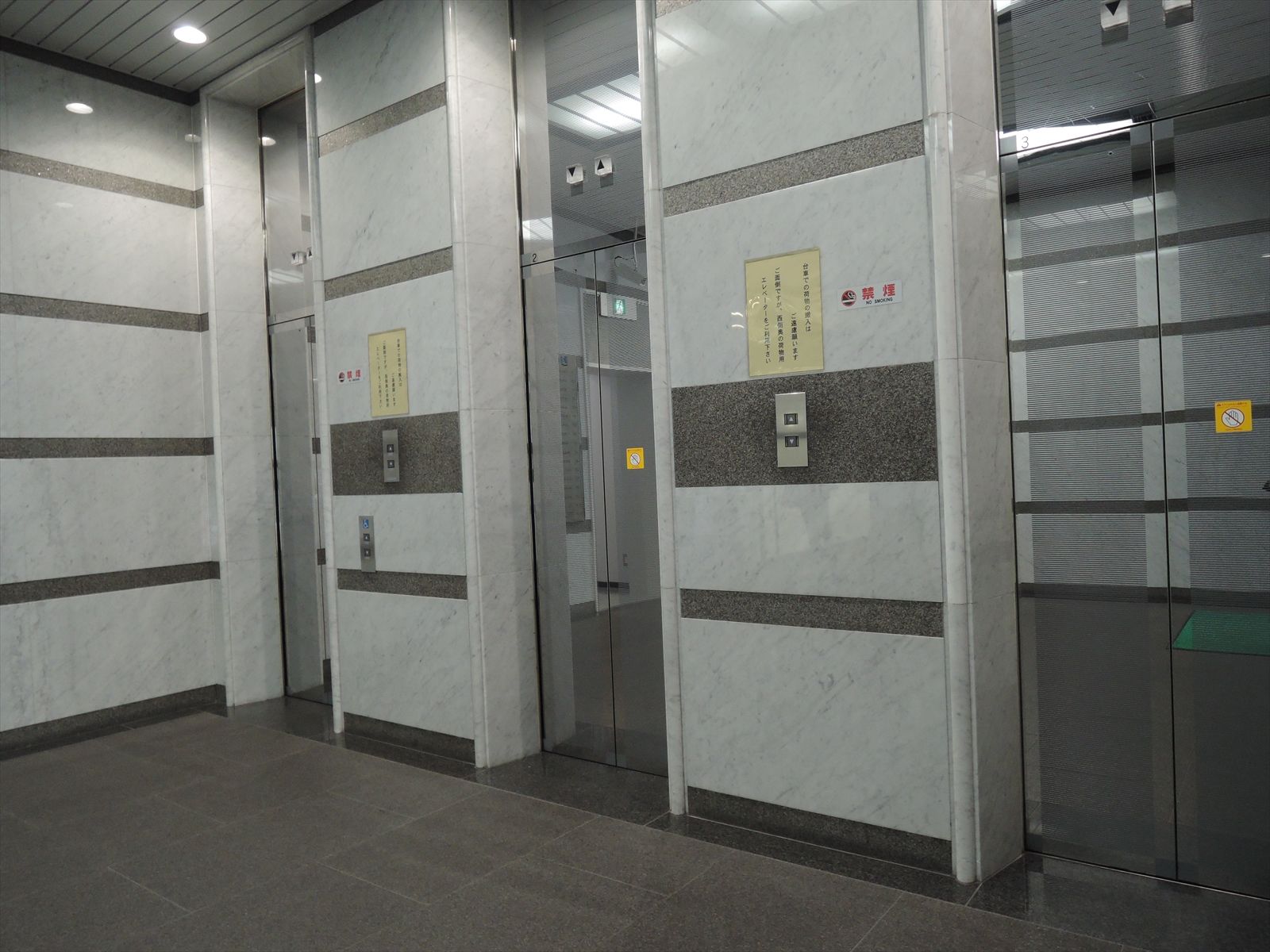 エレベーター3基