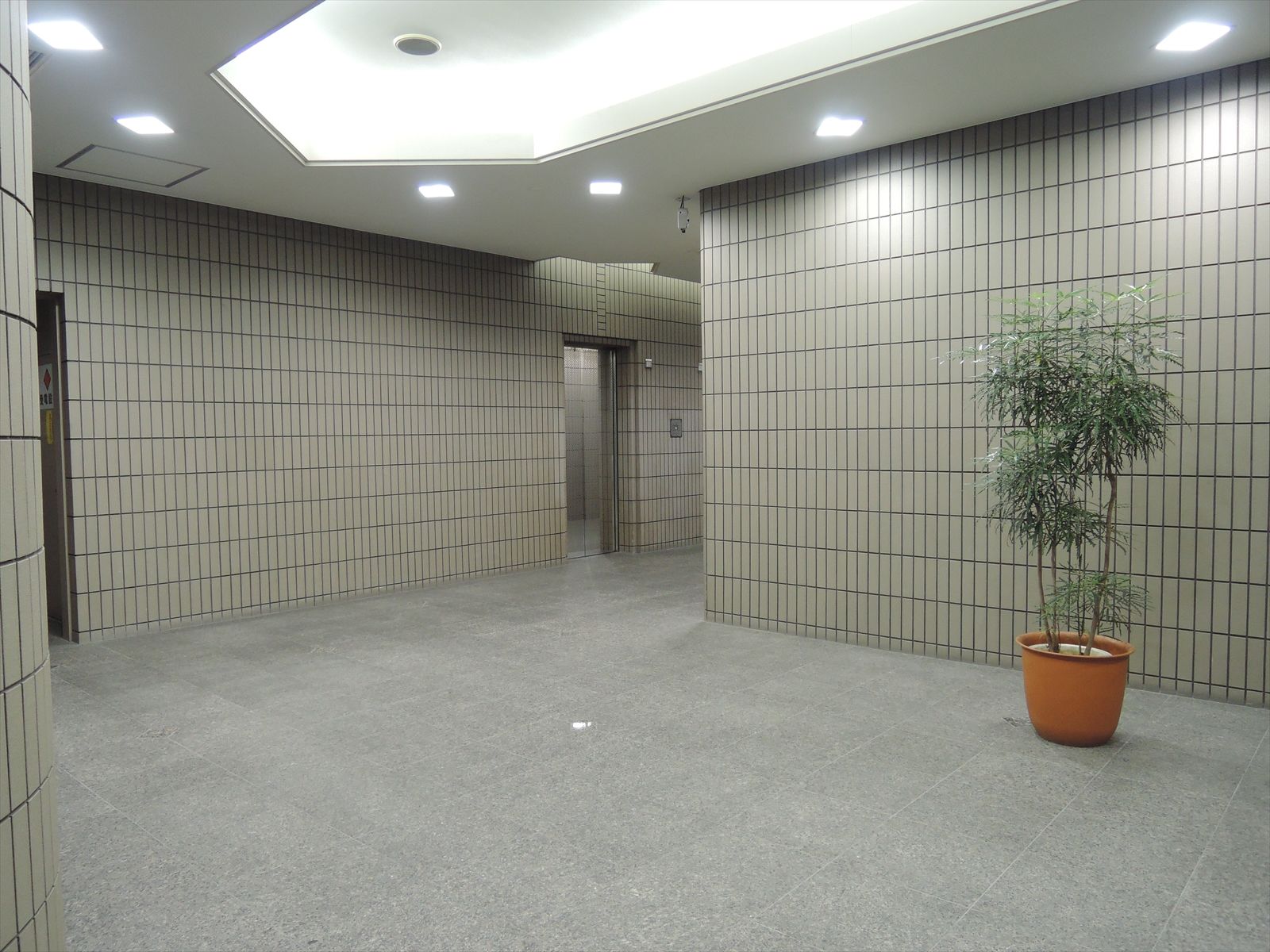 エントランスホール