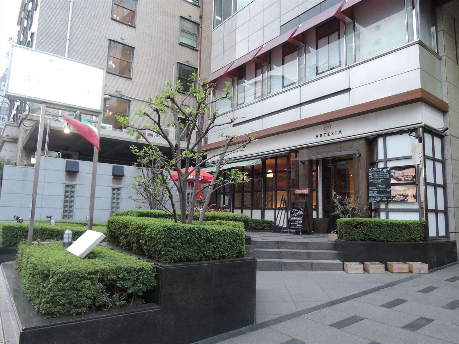 1階テナント：イタリア料理店