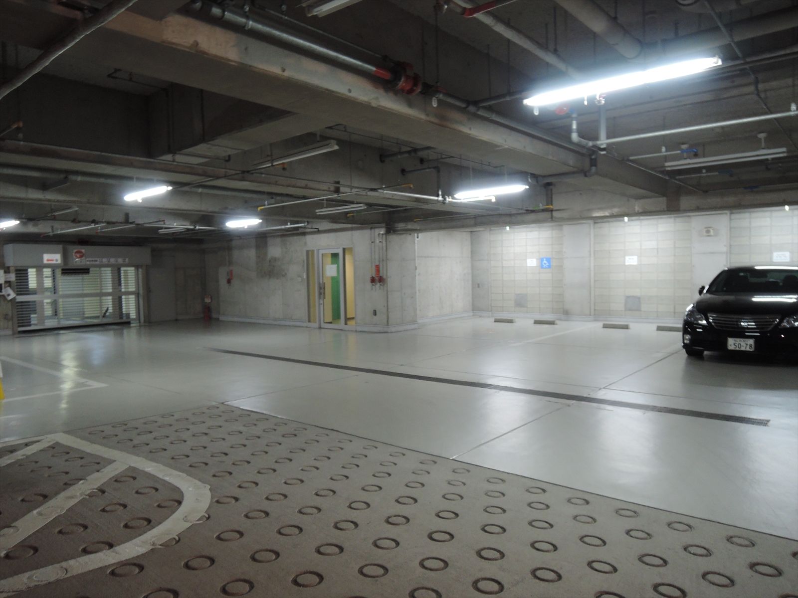 地下駐車場
