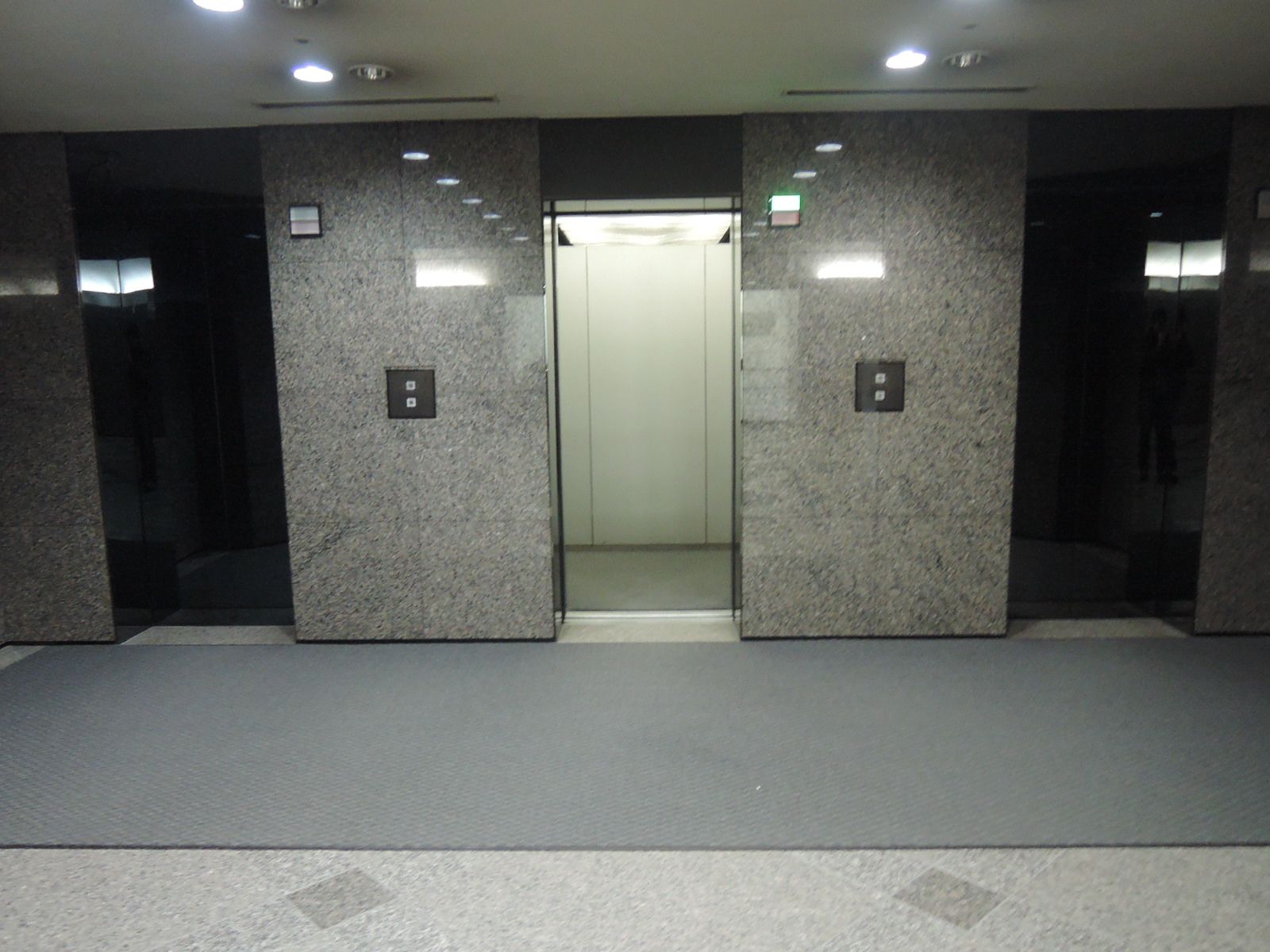 エレベーターホール
