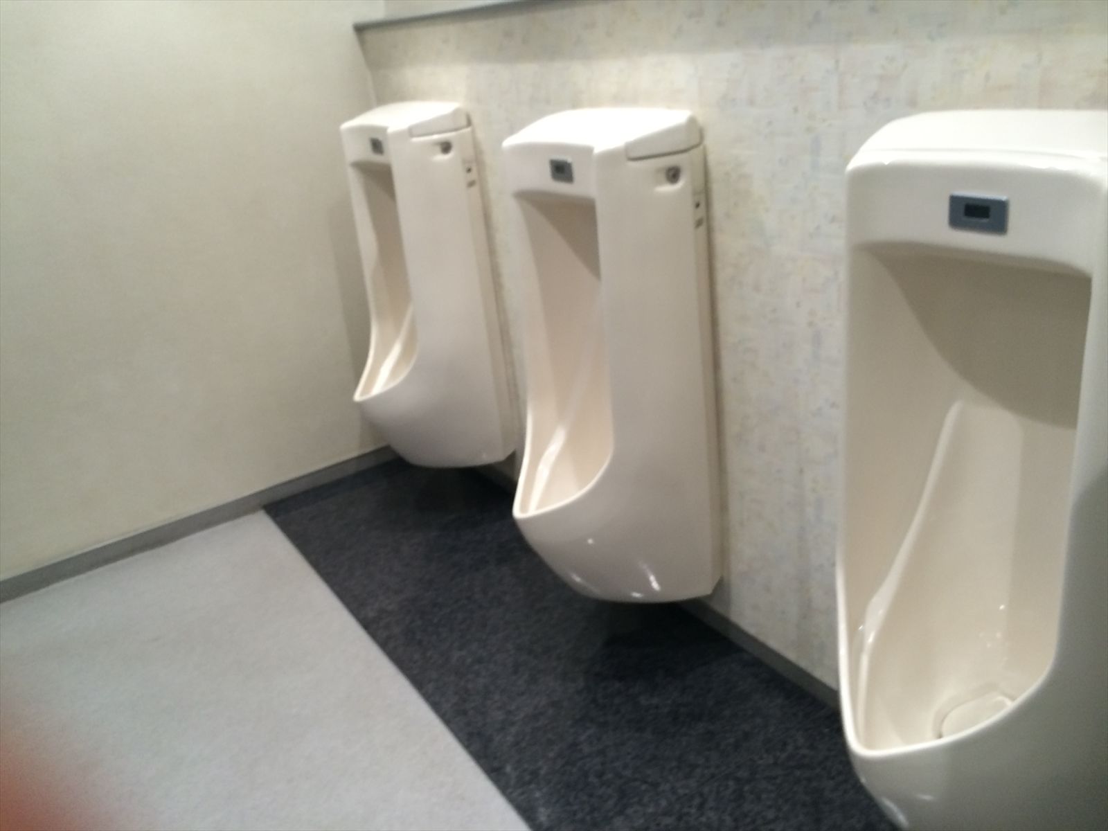 男性用トイレ