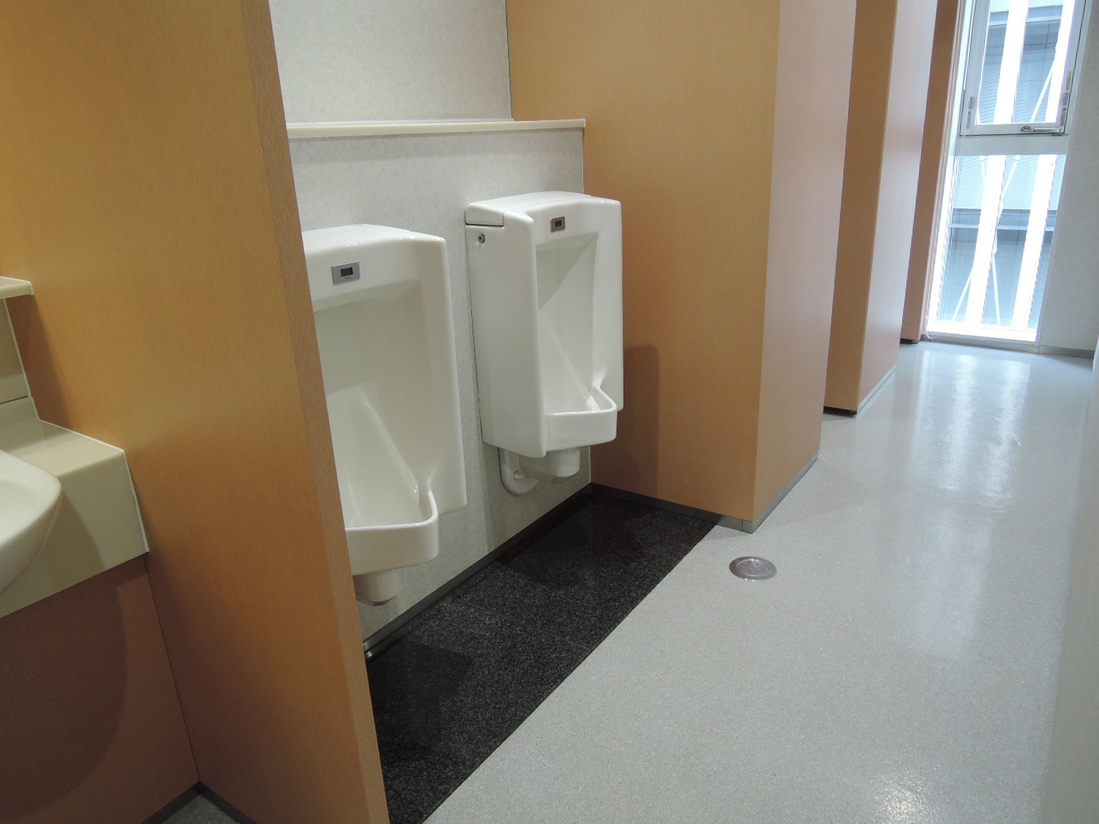 男性用トイレ