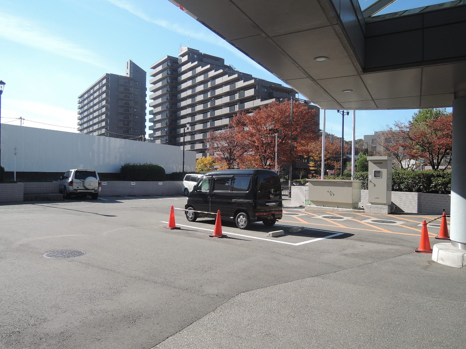 駐車場出入口雰囲気