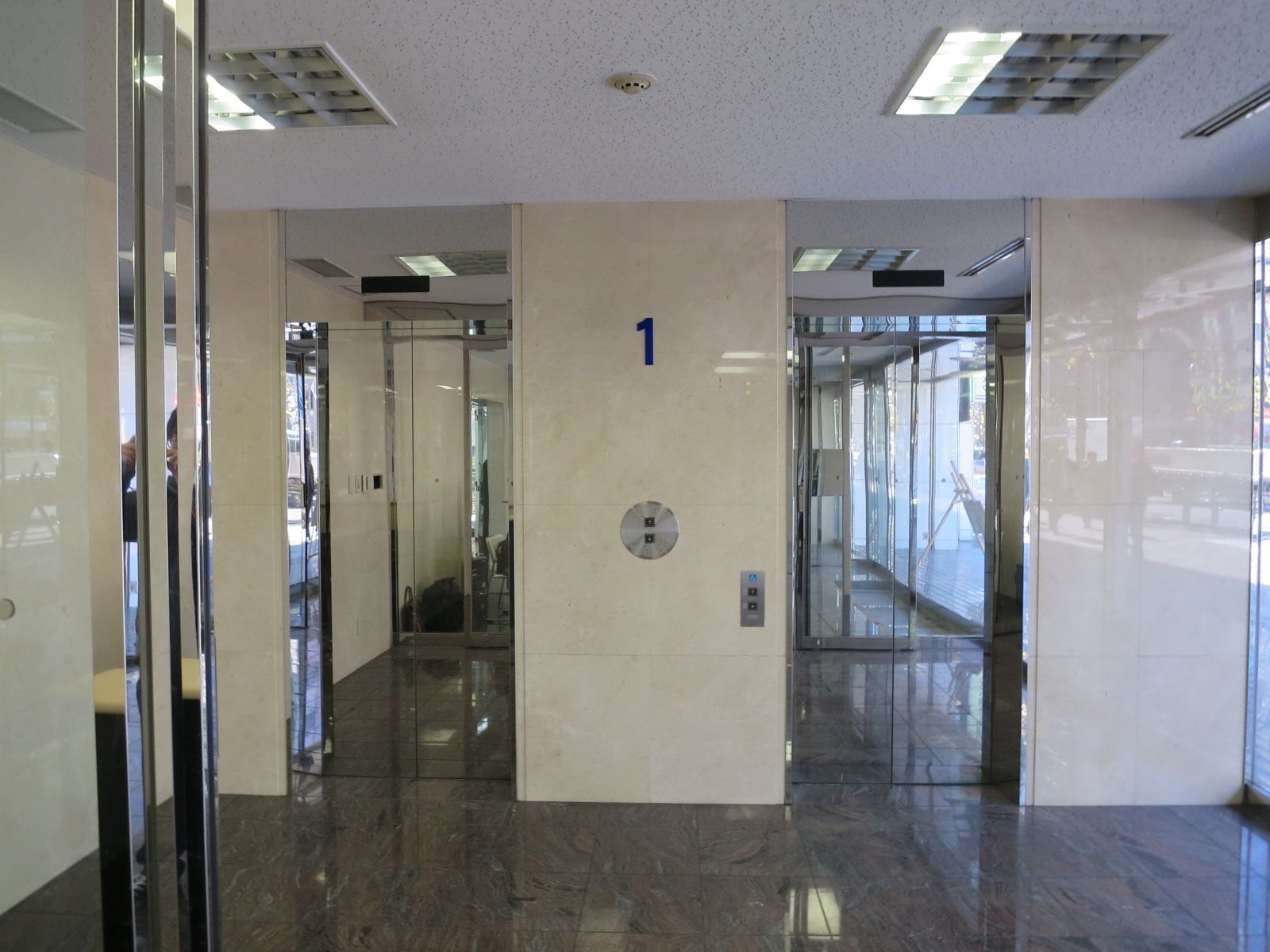 エレベーター2基