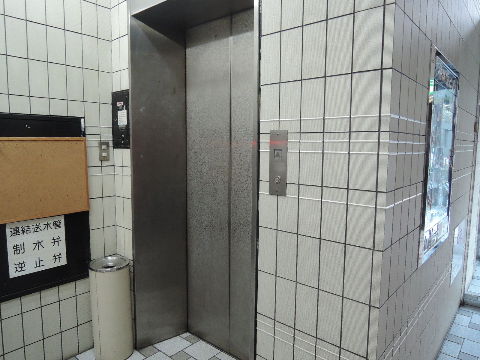 エレベーターホール