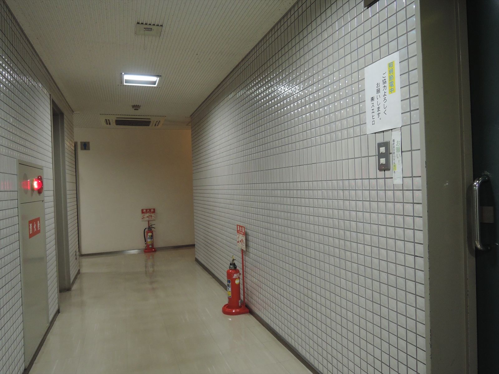 オフィスビル内通路