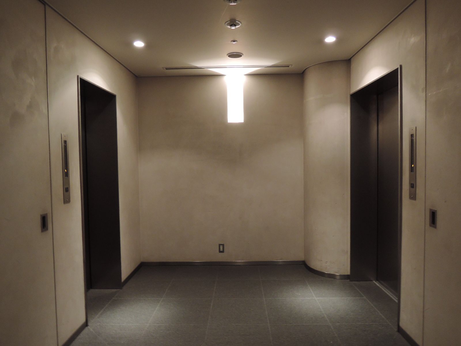エレベーターホール