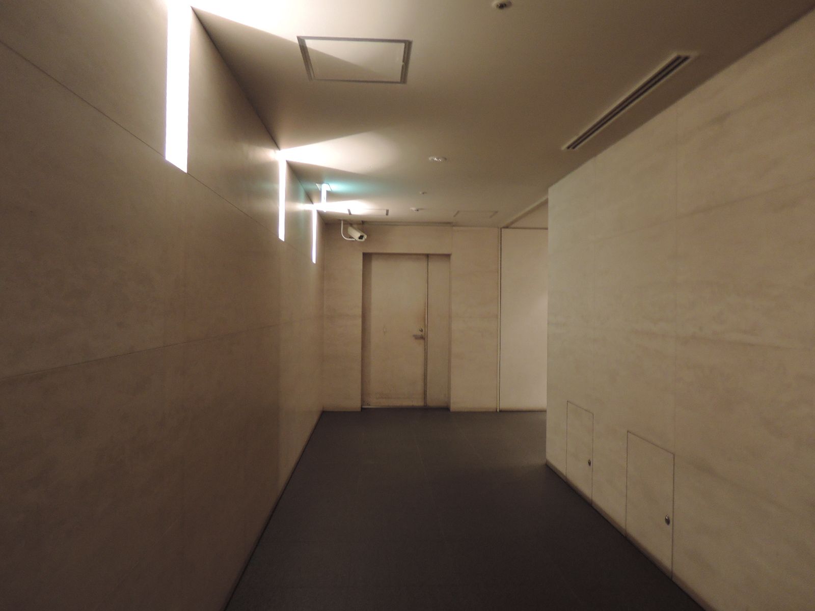 落ち着いた雰囲気の共用部