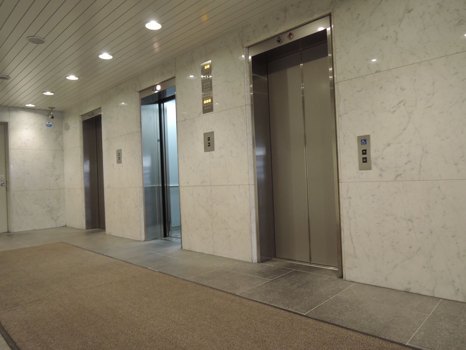 エレベーターホール