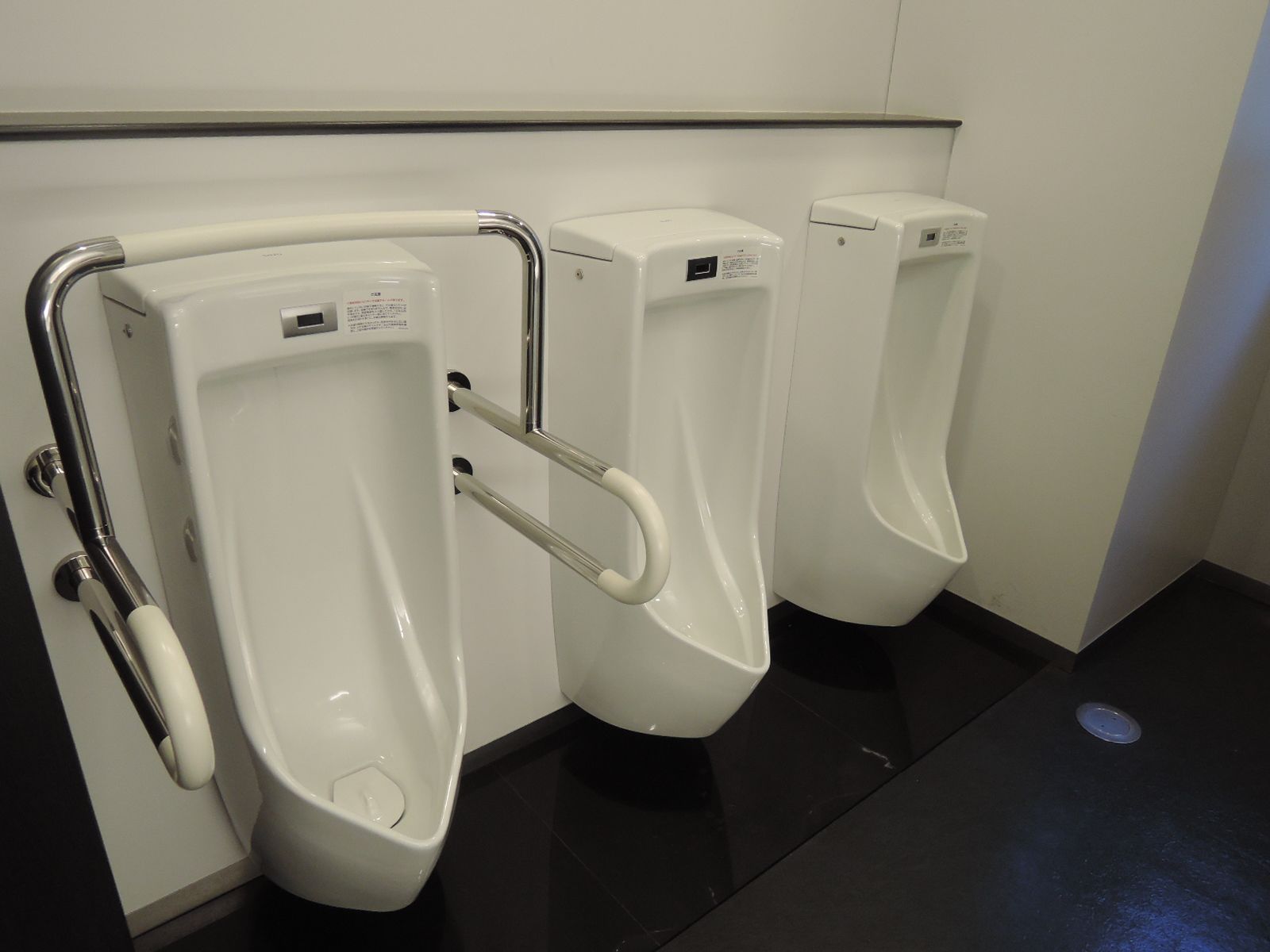 男性用トイレ
