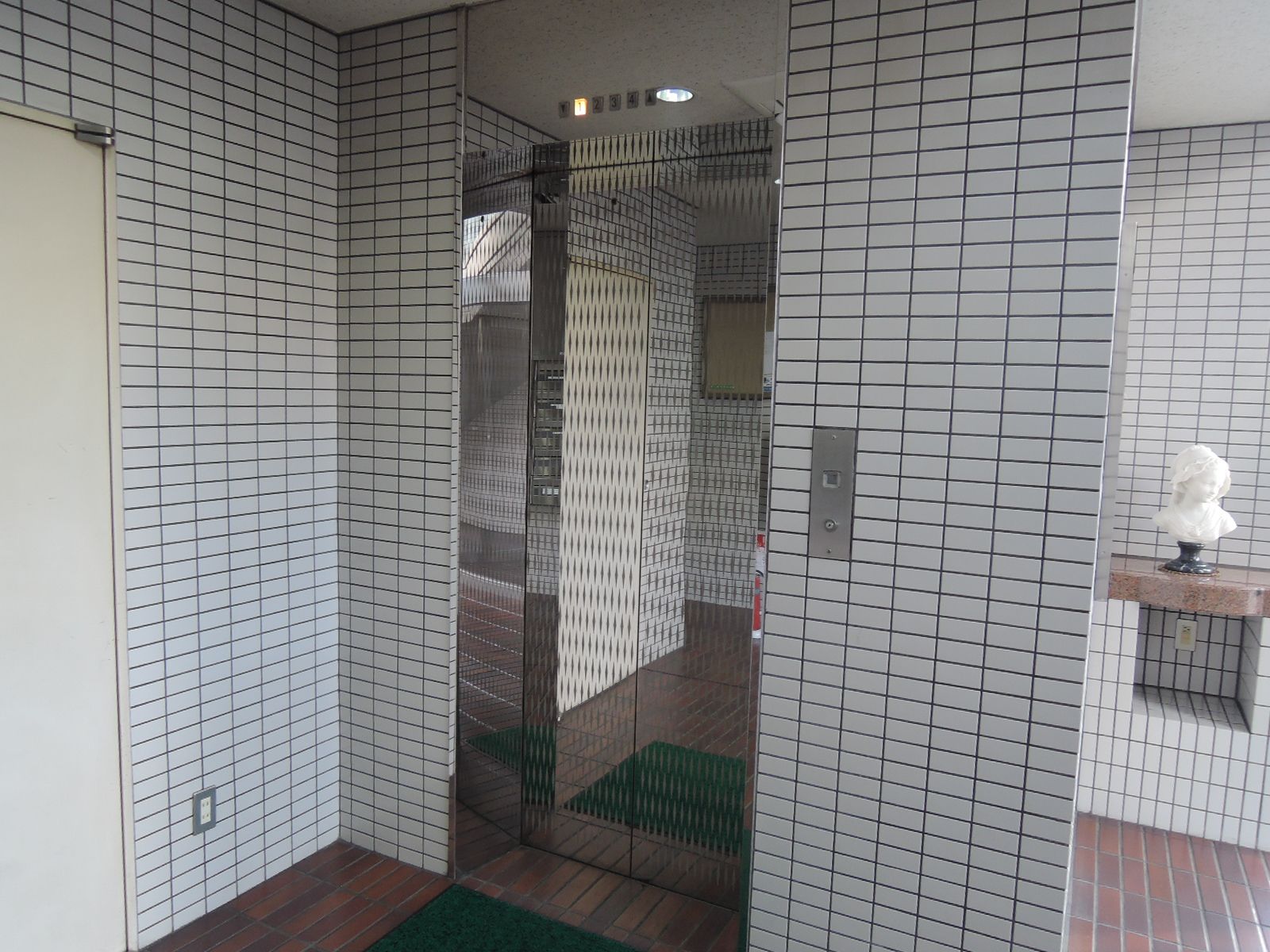 エレベーター(1基)