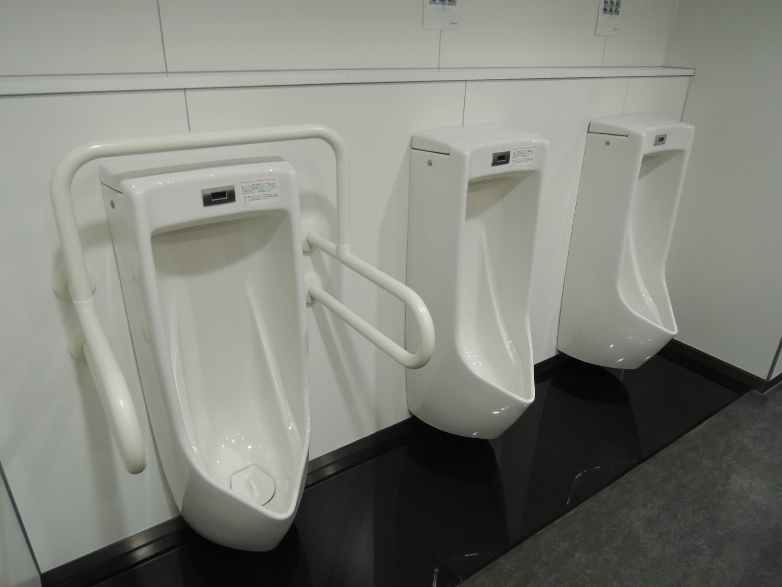 男性用トイレ