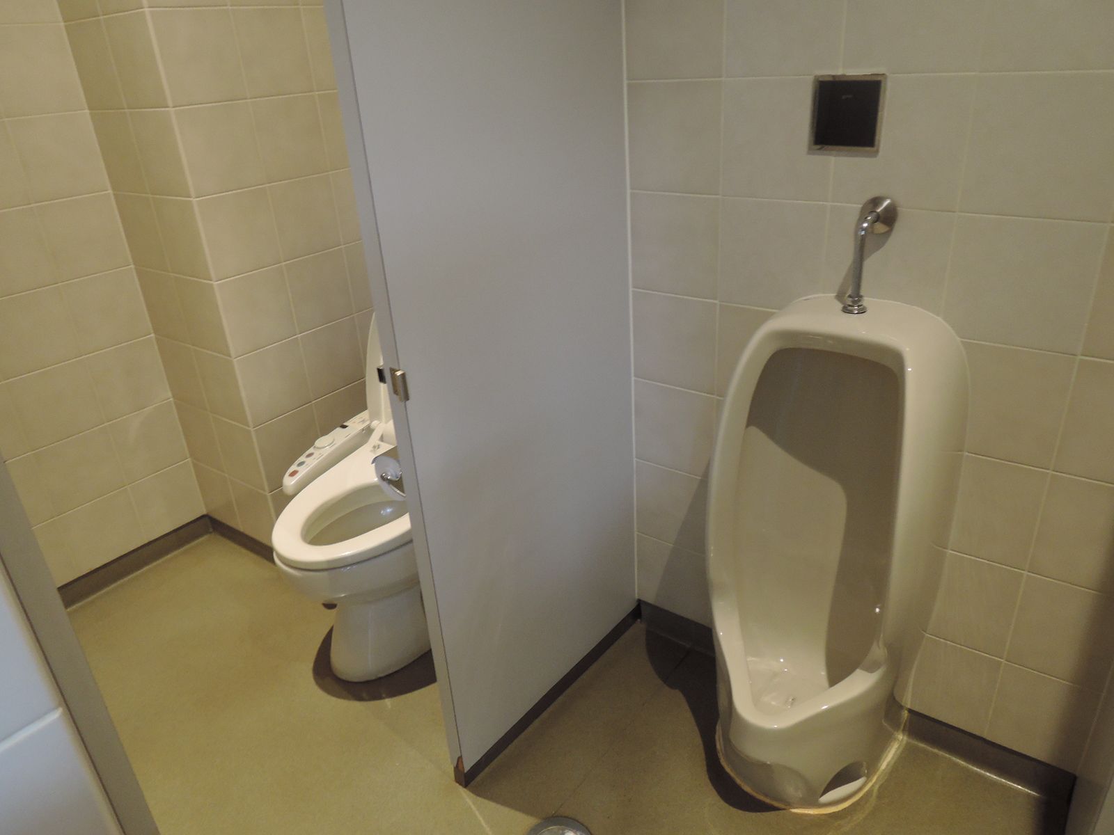 男性用トイレ