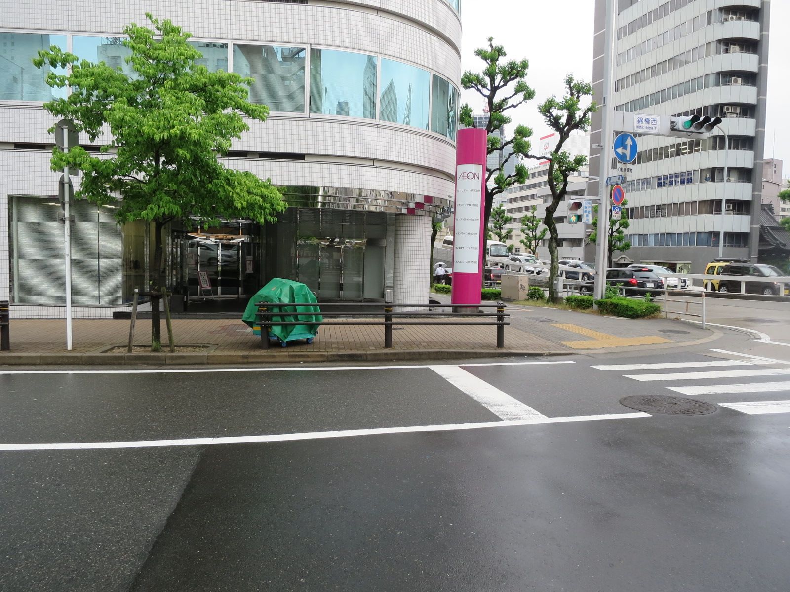 オフィスビル1階の様子