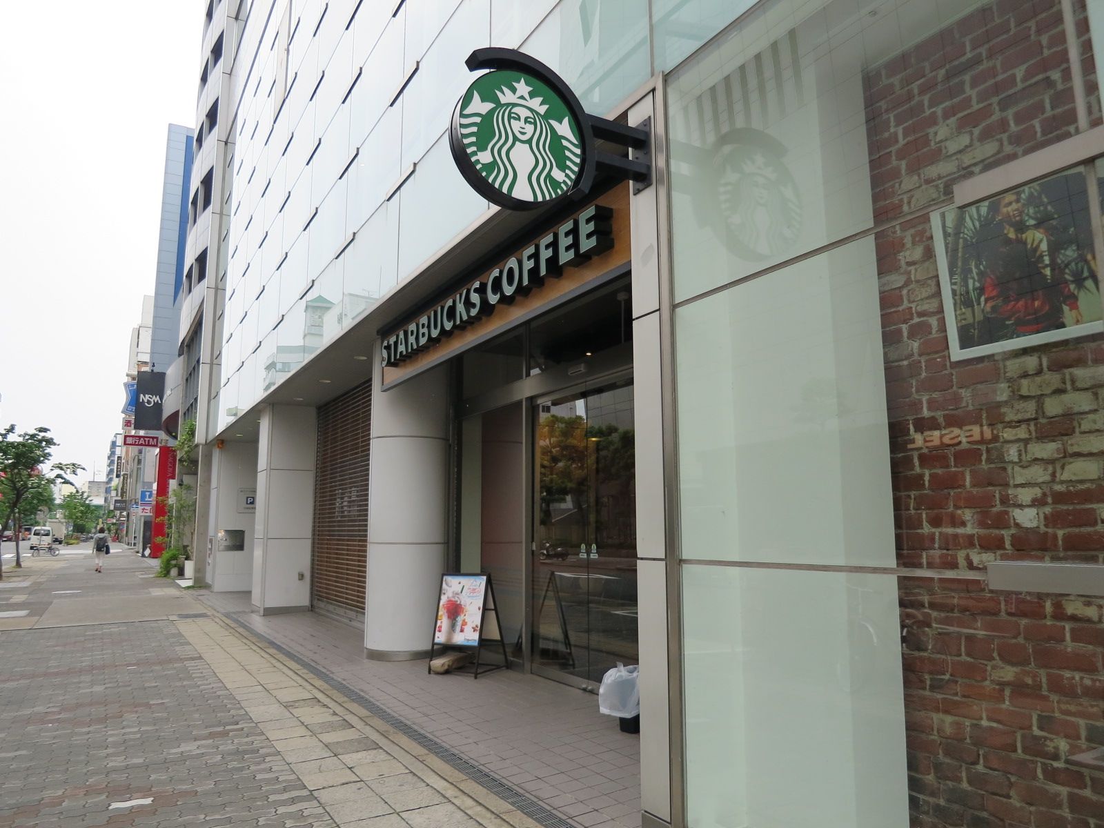 1階のスターバックスコーヒー 栄 チェリープラザ店