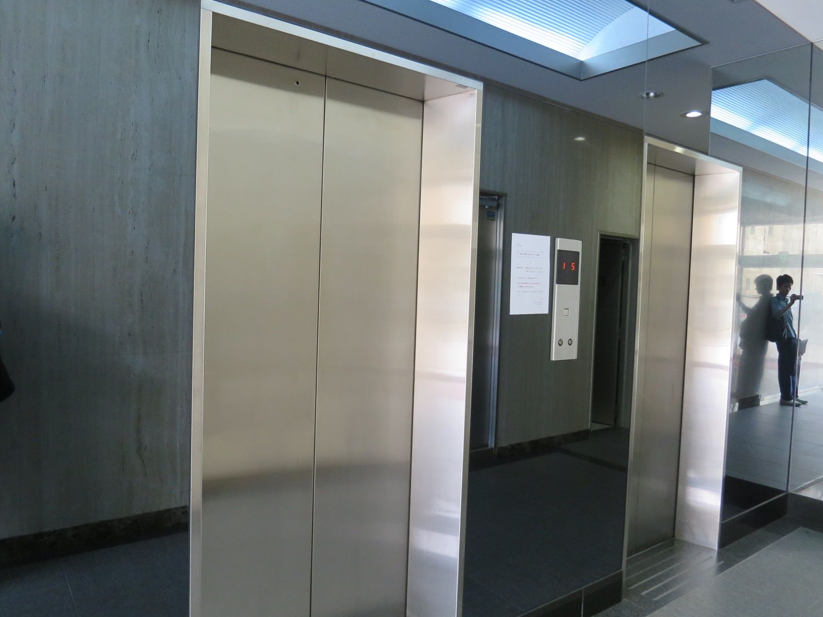 エレベーター(2基)