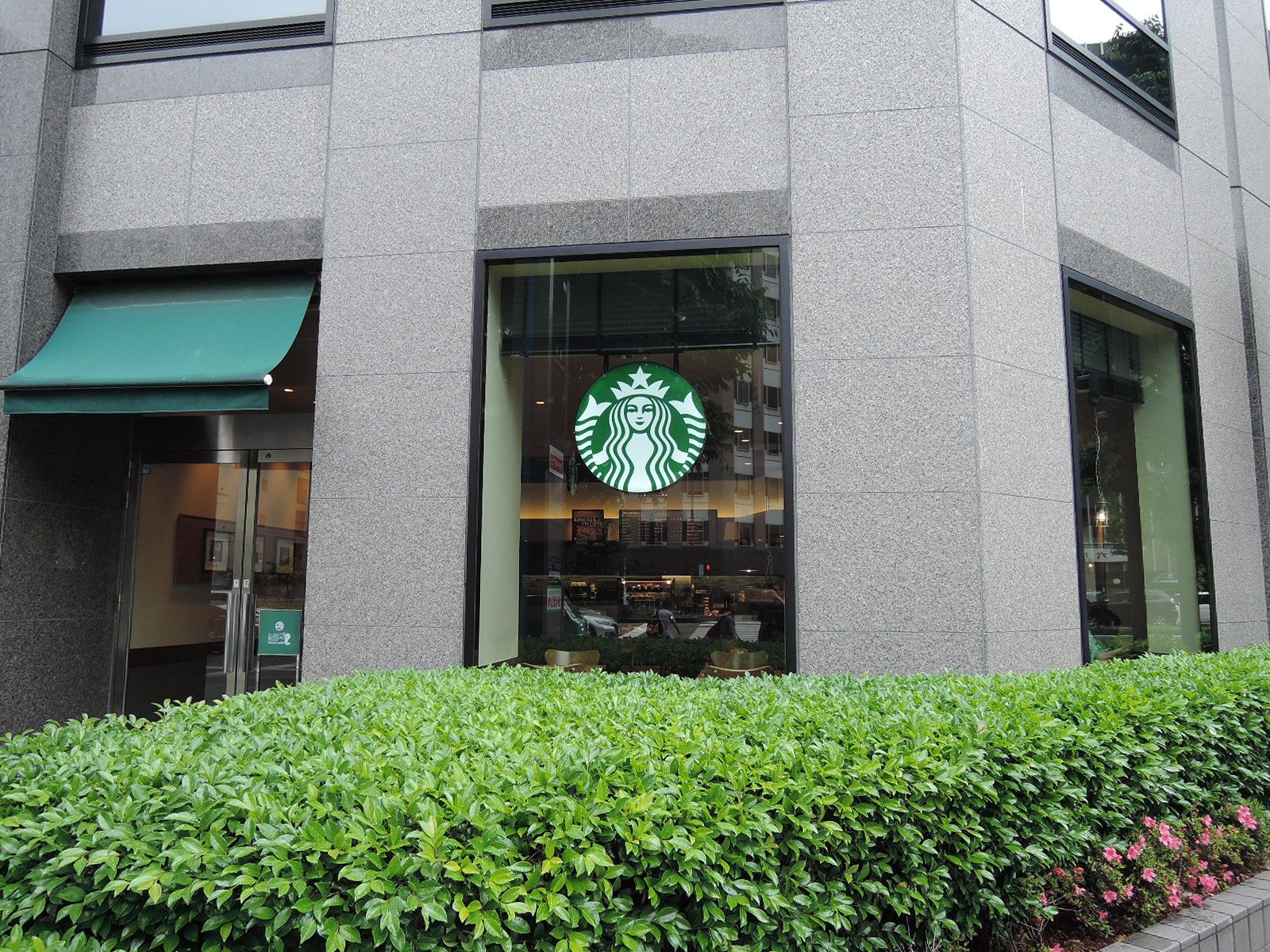 1階のスターバックス コーヒー 桜通り大津店