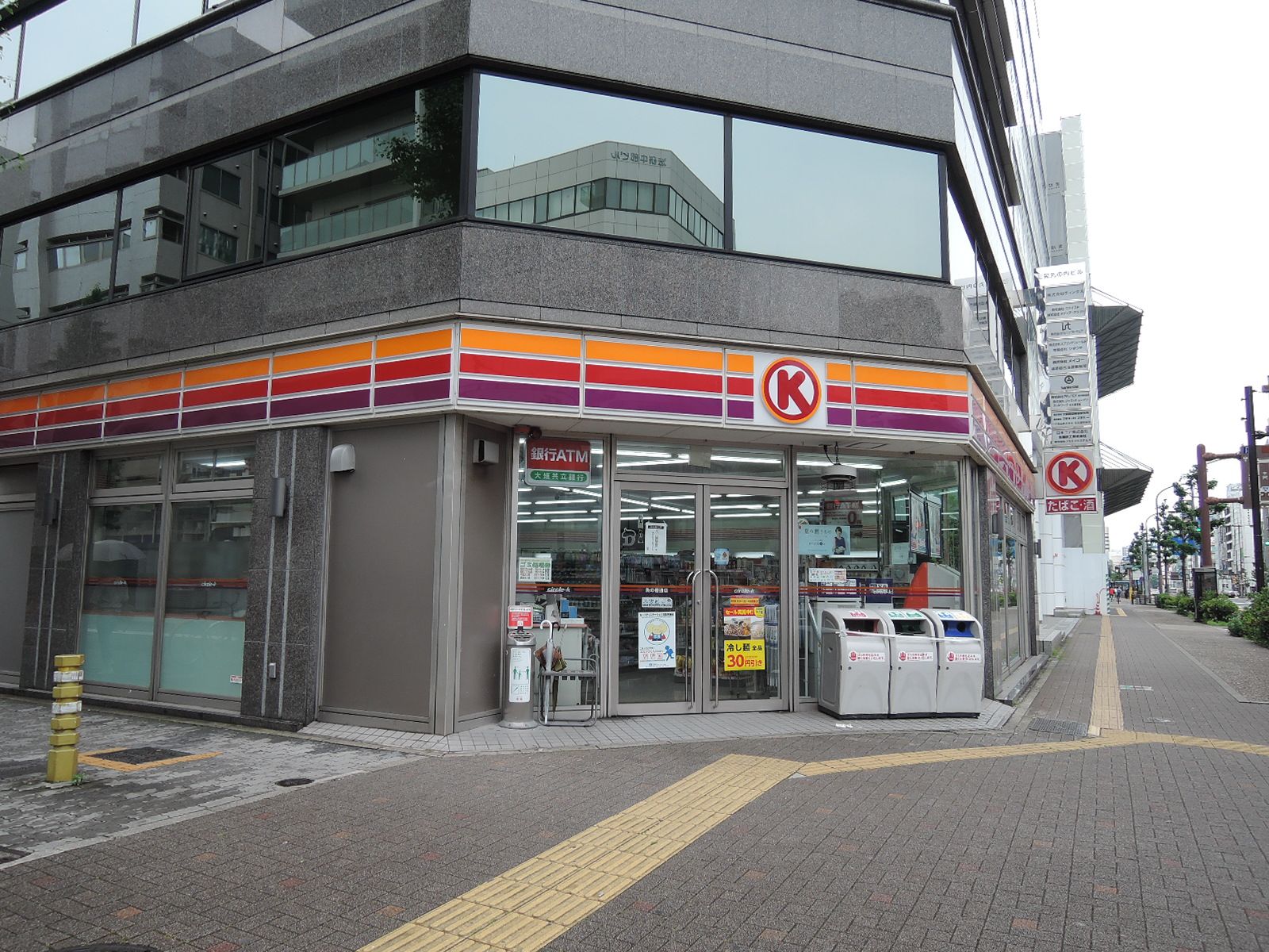 1階テナント：コンビニ