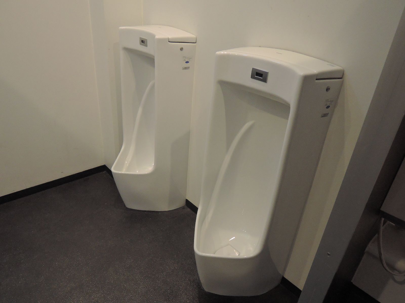 男性用トイレ